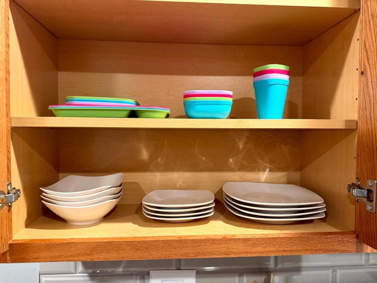 Cozy 1br Retreat Near Transit, Dining And Parking Apartment