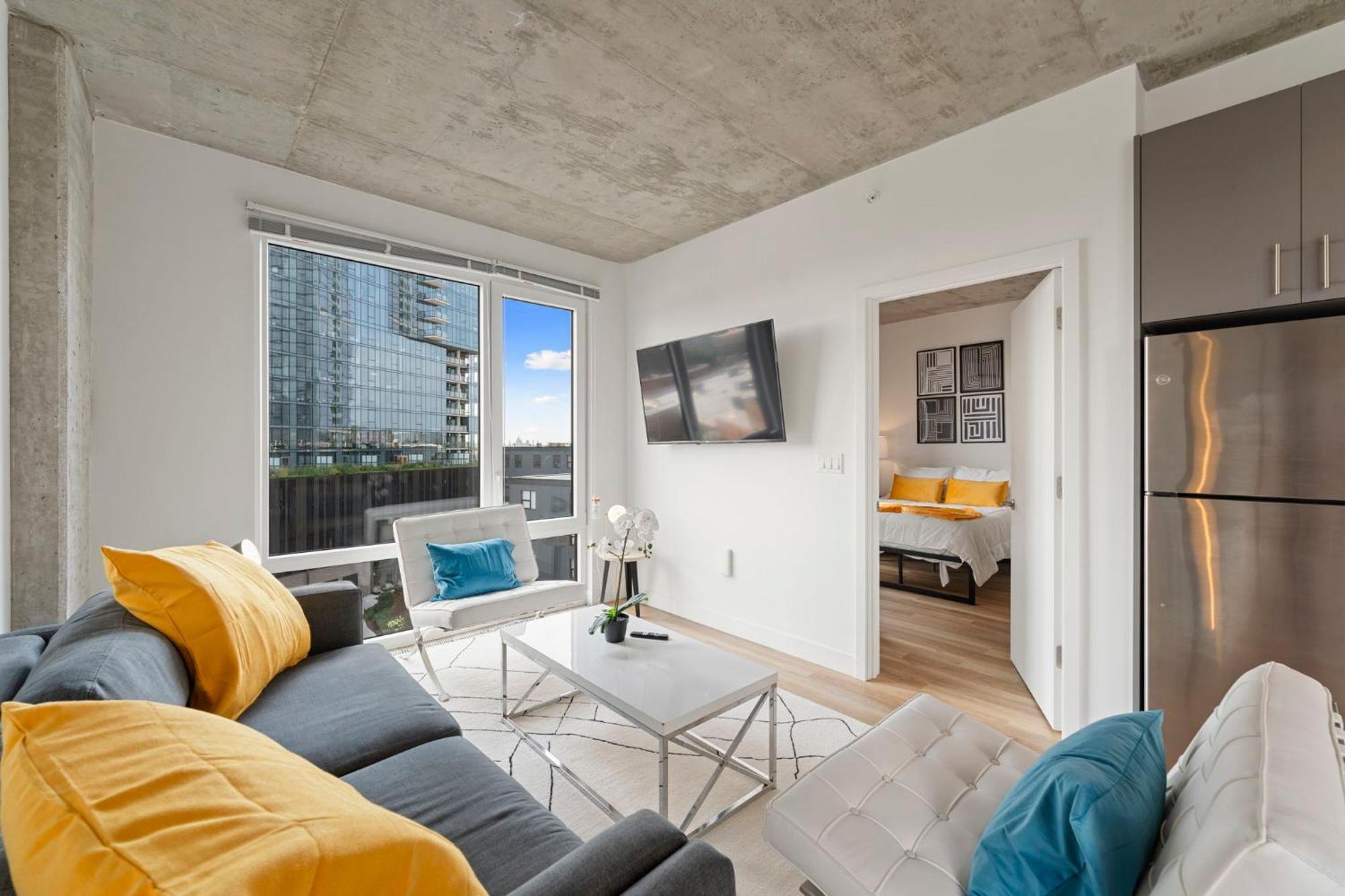 Hotel 2br Escape Bright Sleek Spacious