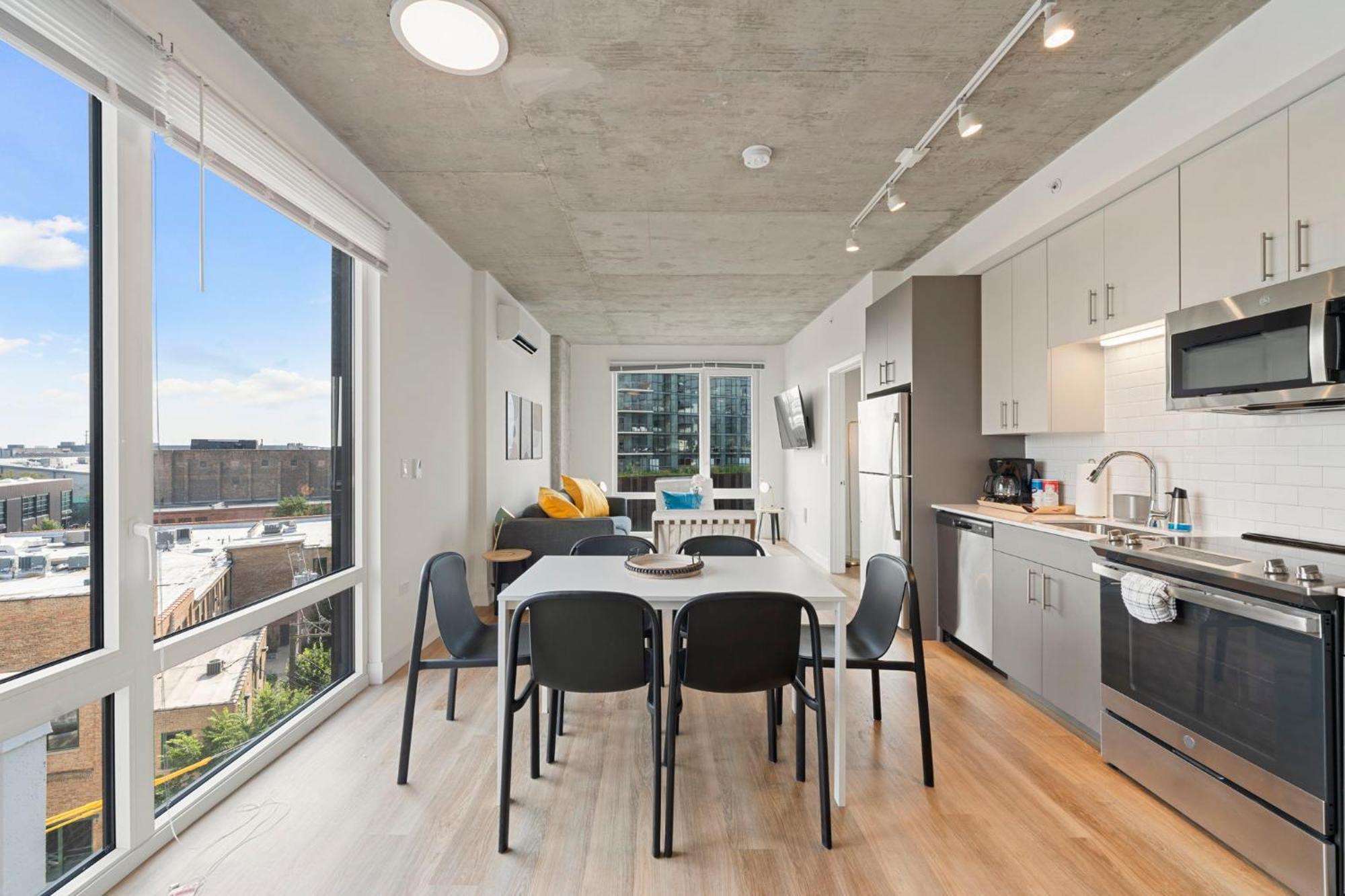 2br Escape Bright Sleek Spacious Hotel