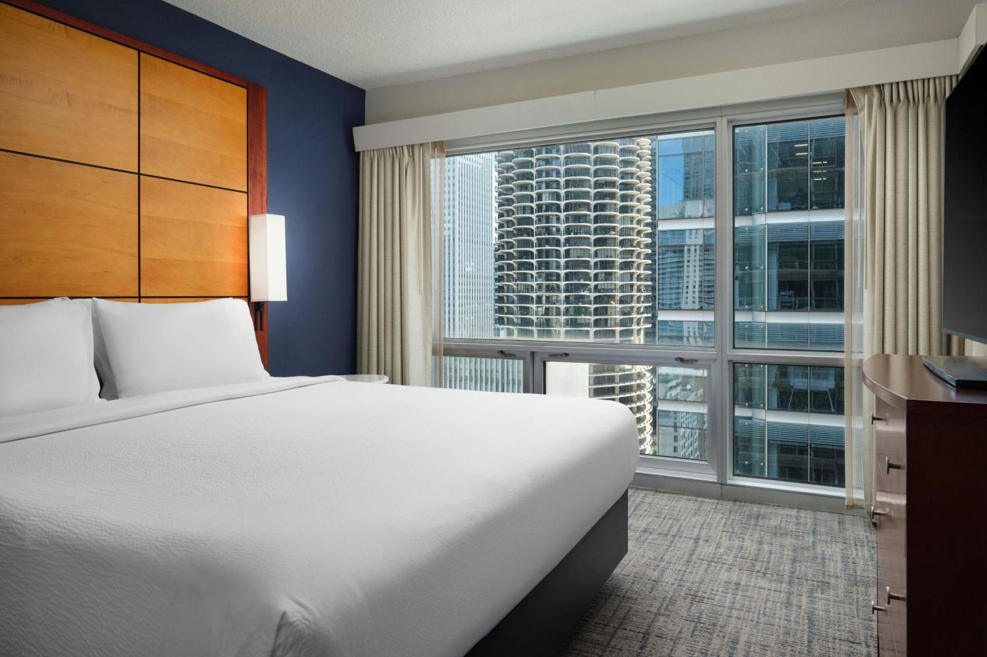 By Marriott Downtown/river North Hotel Chicago