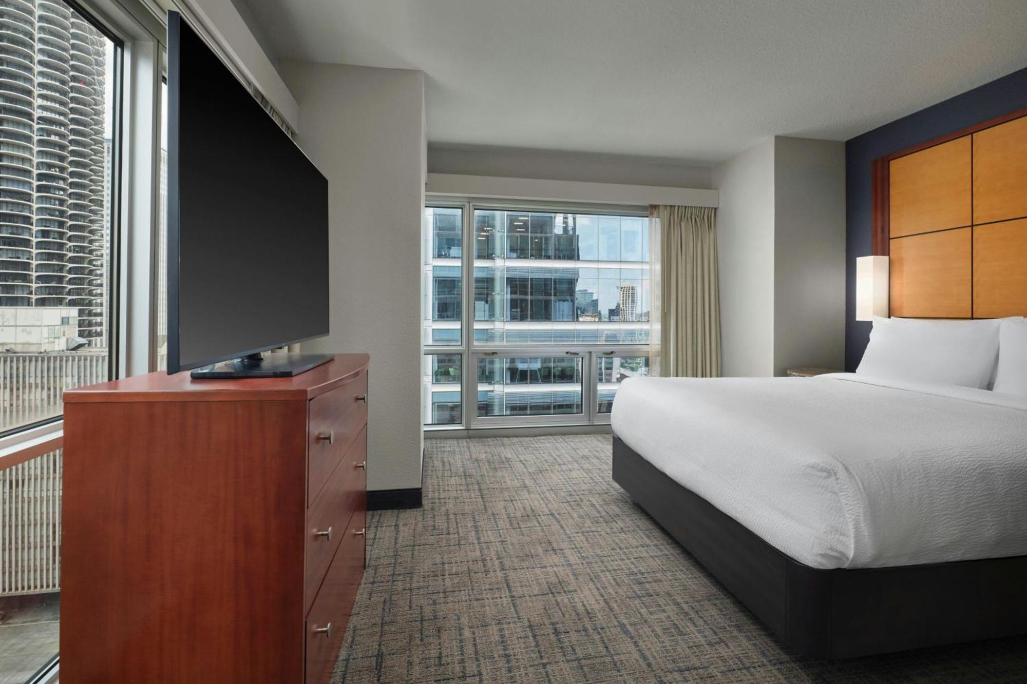 By Marriott Downtown/river North 3* Chicago