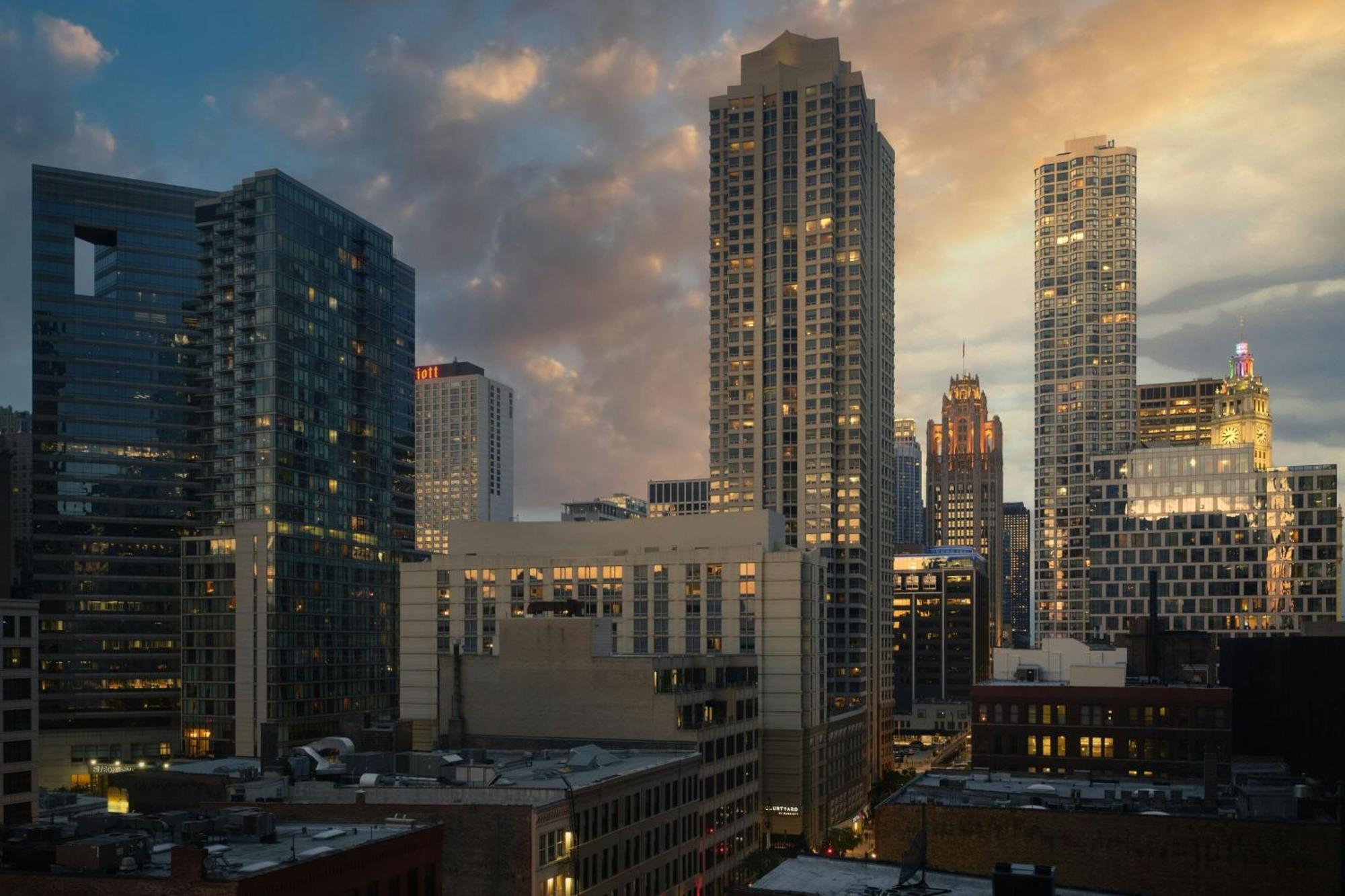 Hotel Springhill Downtown/river North