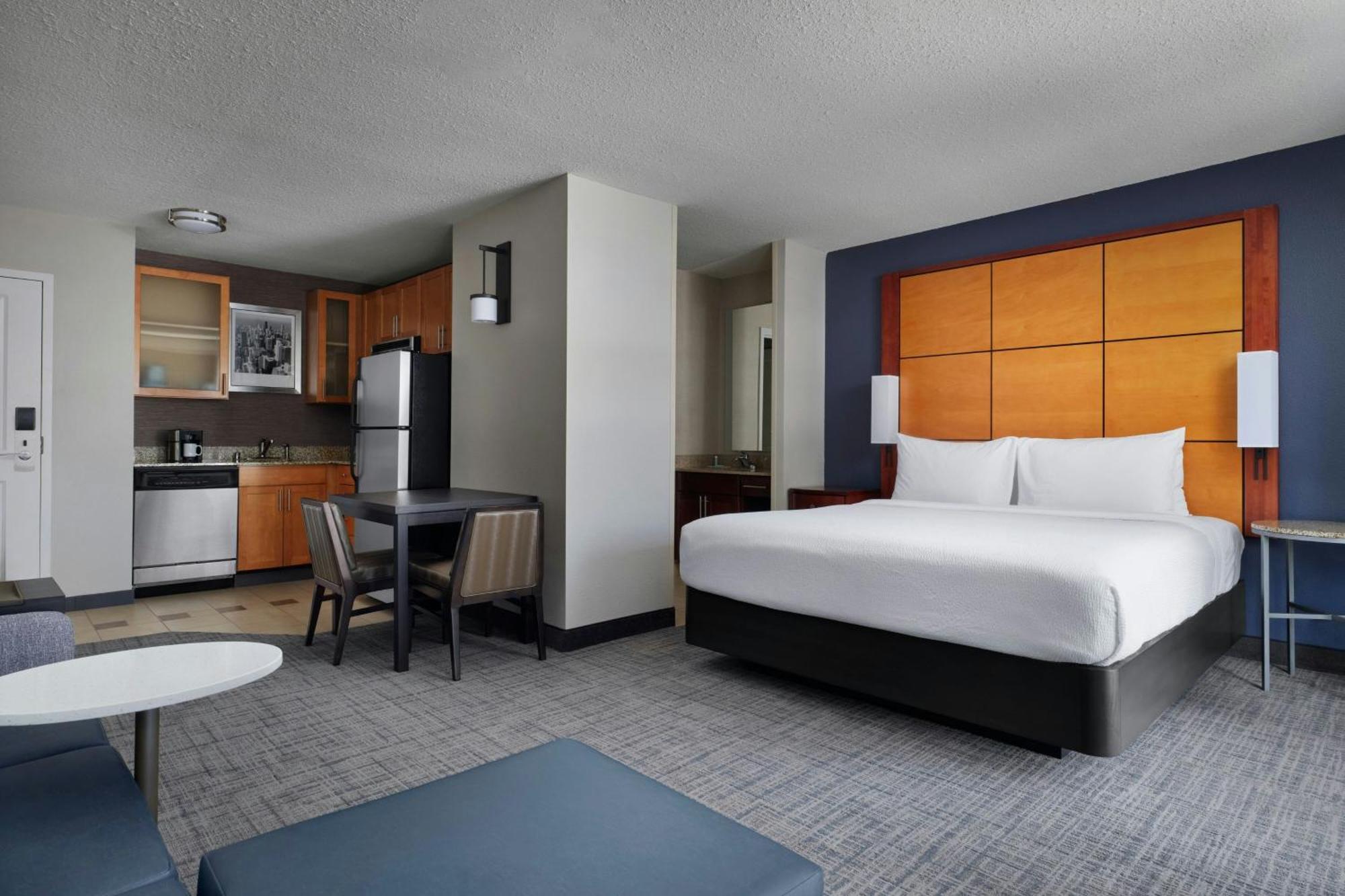 Hotel By Marriott Downtown/river North Chicago