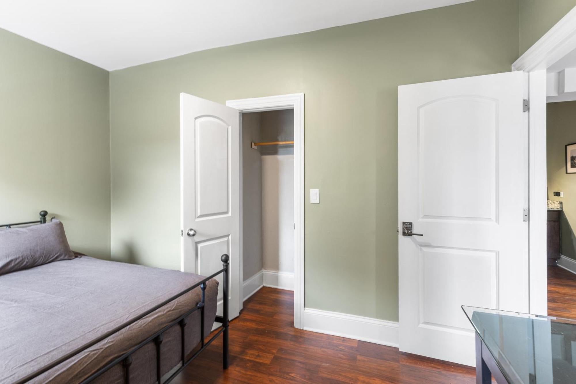 Aparthotel Private In Stylish Humboldt Park Retreat