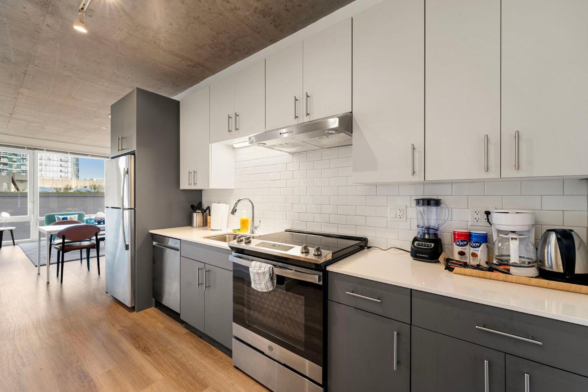 Family-sized 4br Luxury In Downtown Hotel