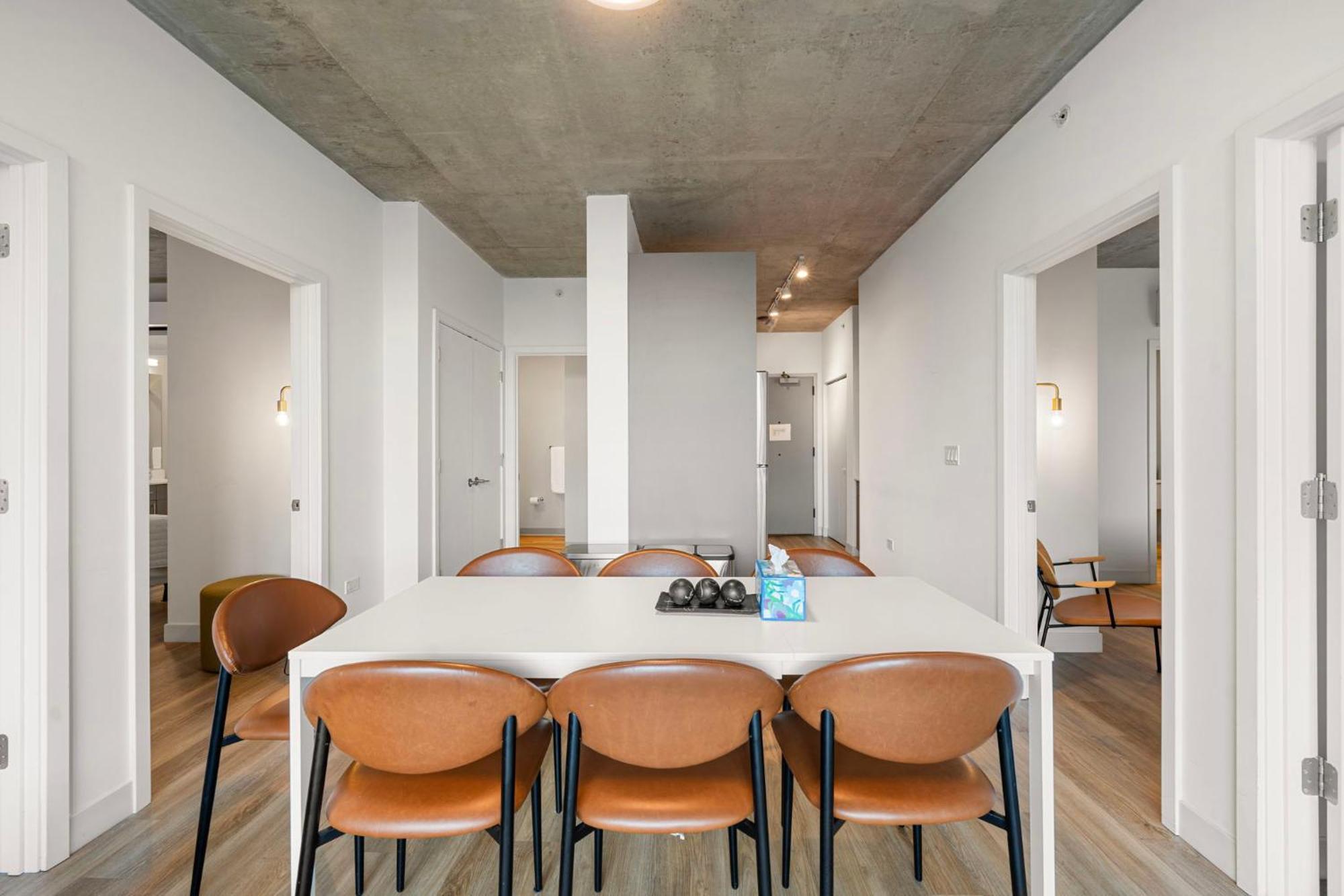 Family-sized 4br Luxury In Downtown