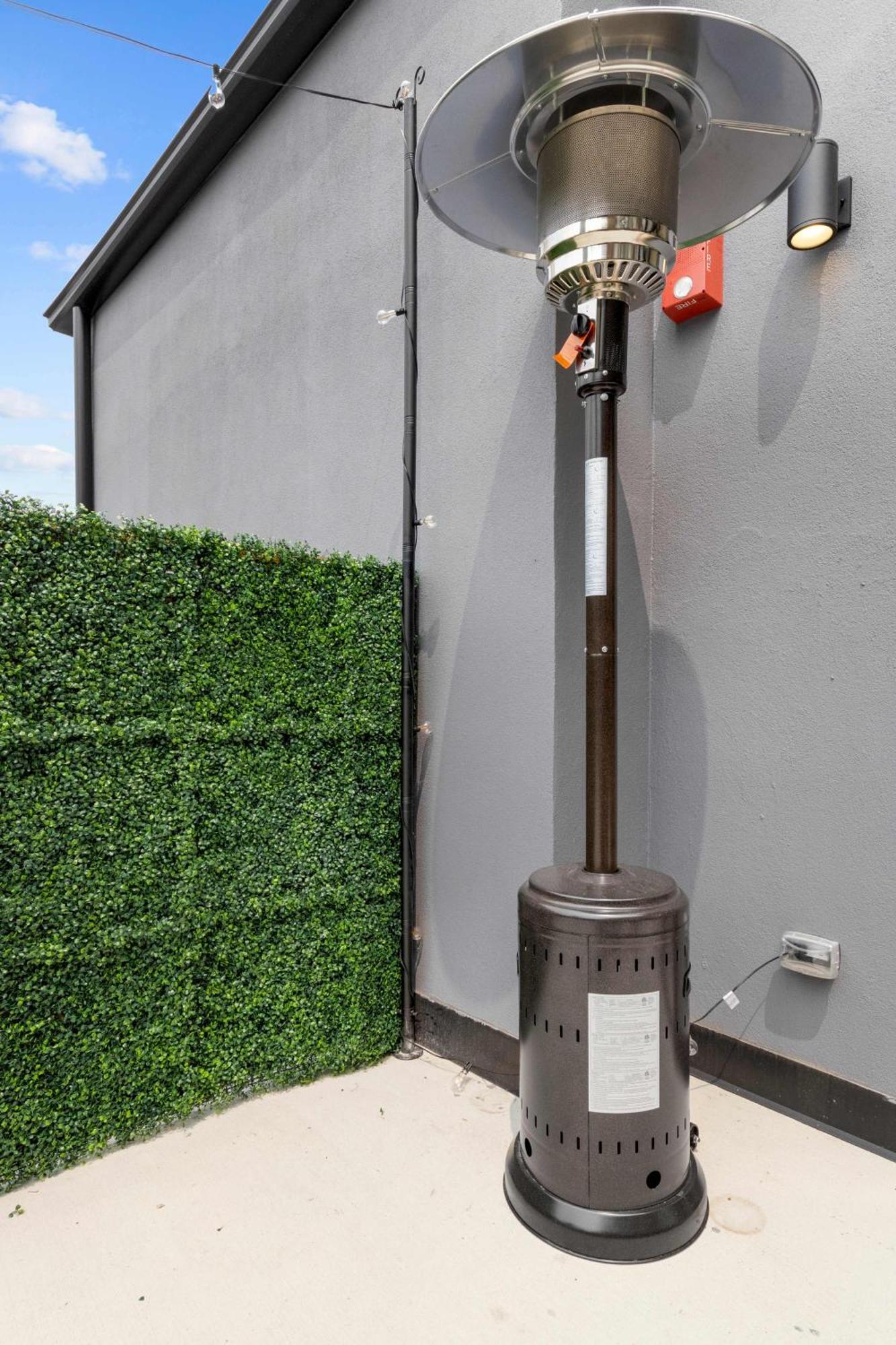 River North Private Deck With In And Out Parking Apartment Chicago