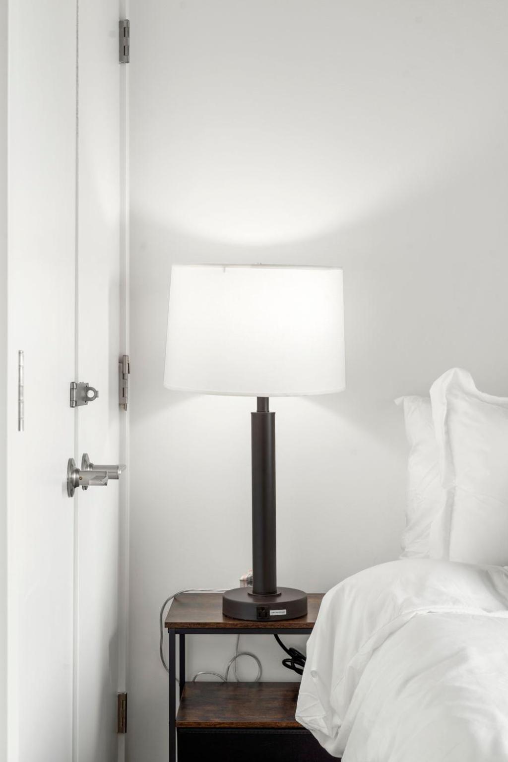 4br Modern Gem Sleek Bright & Hotel Chicago