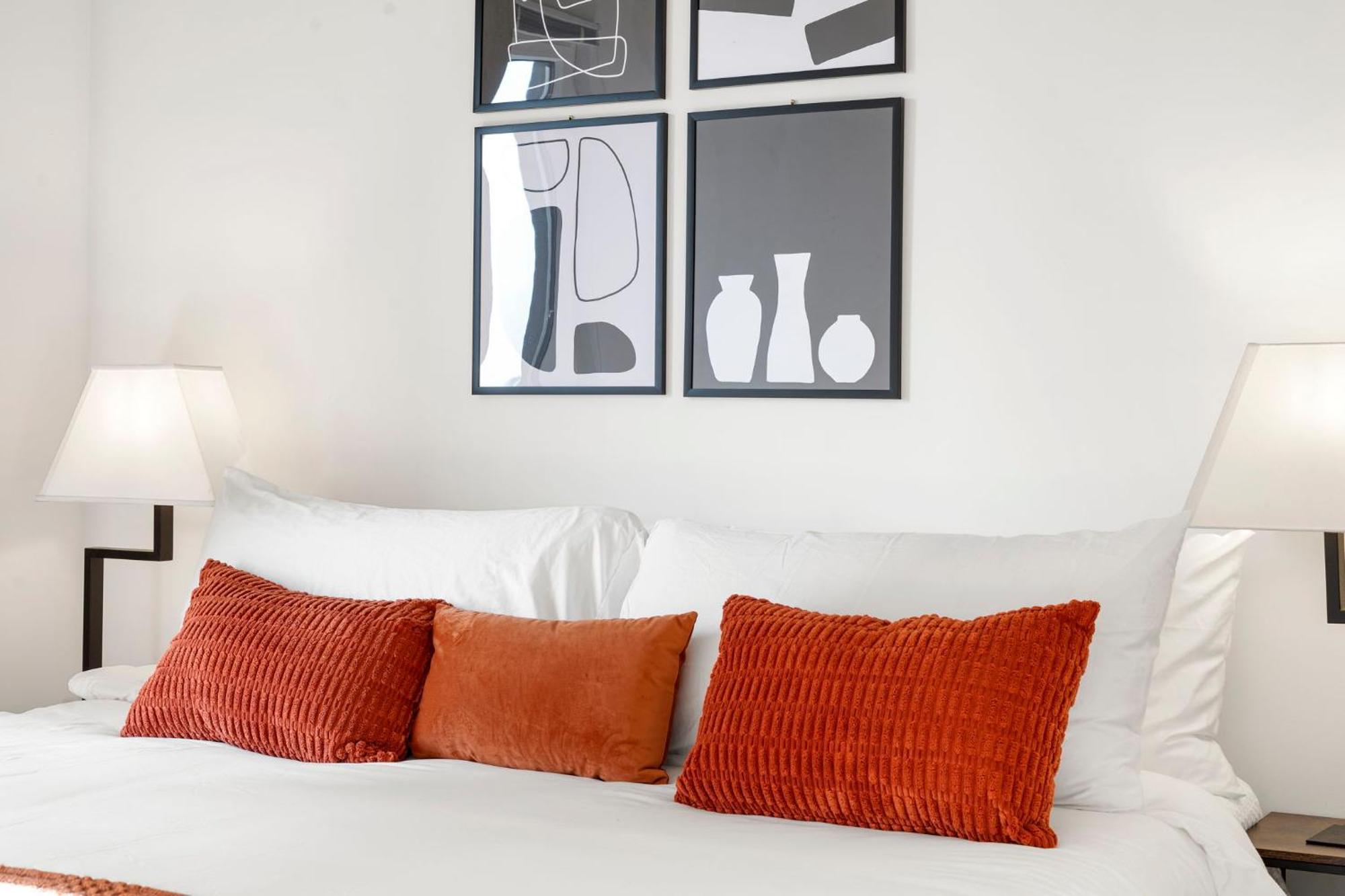 4br Modern Gem Sleek Bright & Hotel Chicago