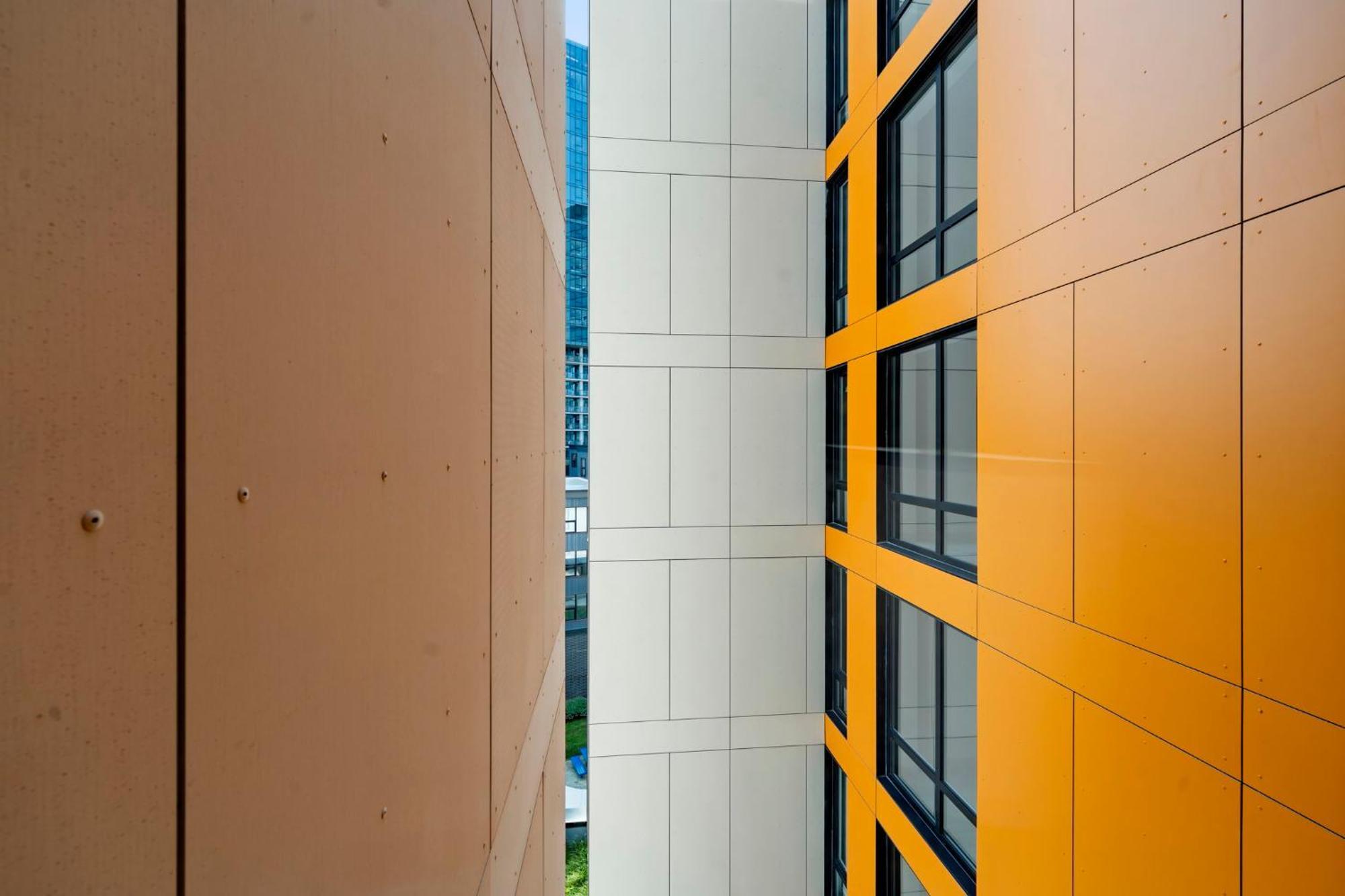 4br Modern Gem Sleek Bright & Hotel