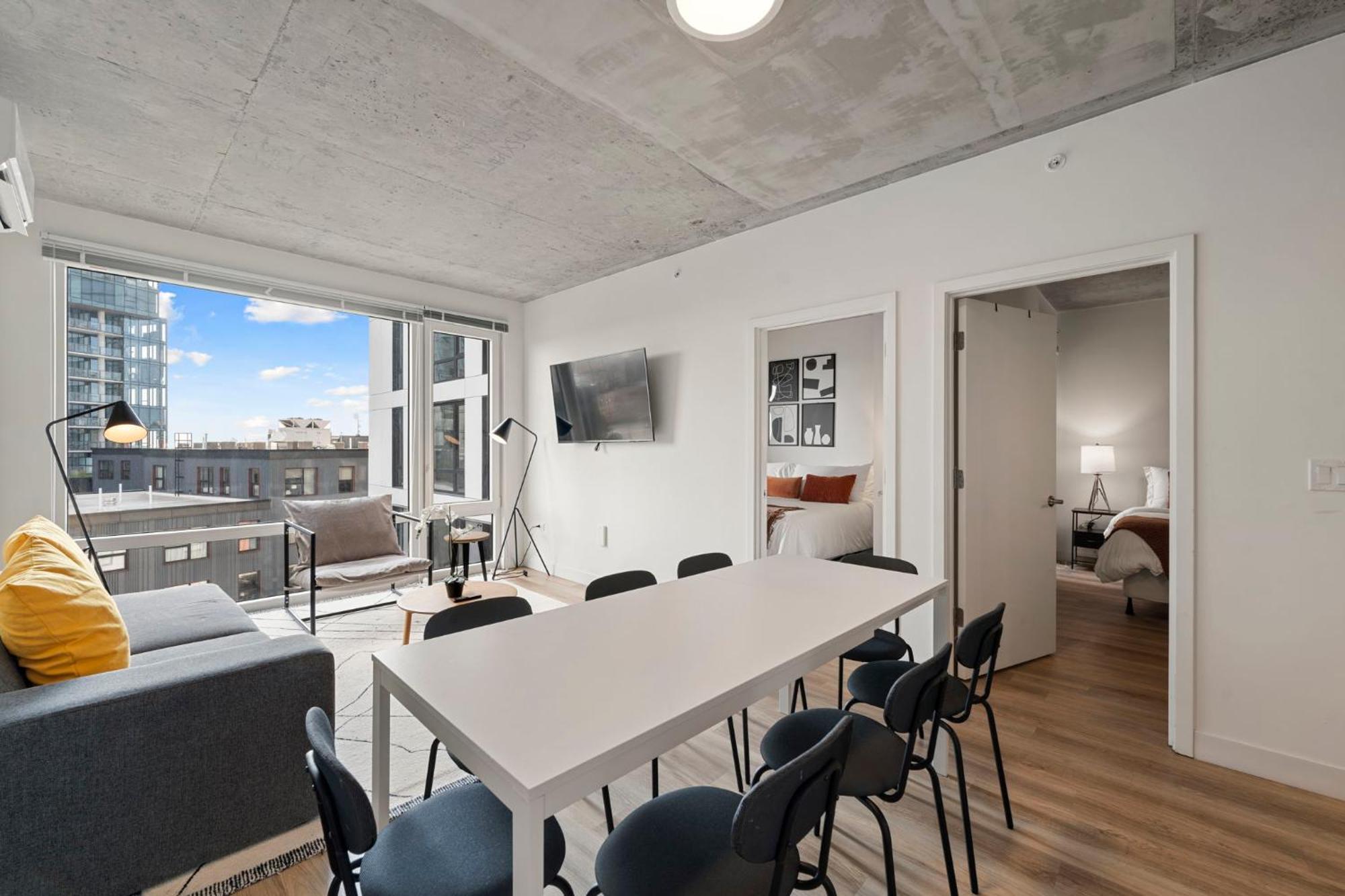 4br Modern Gem Sleek Bright & Chicago