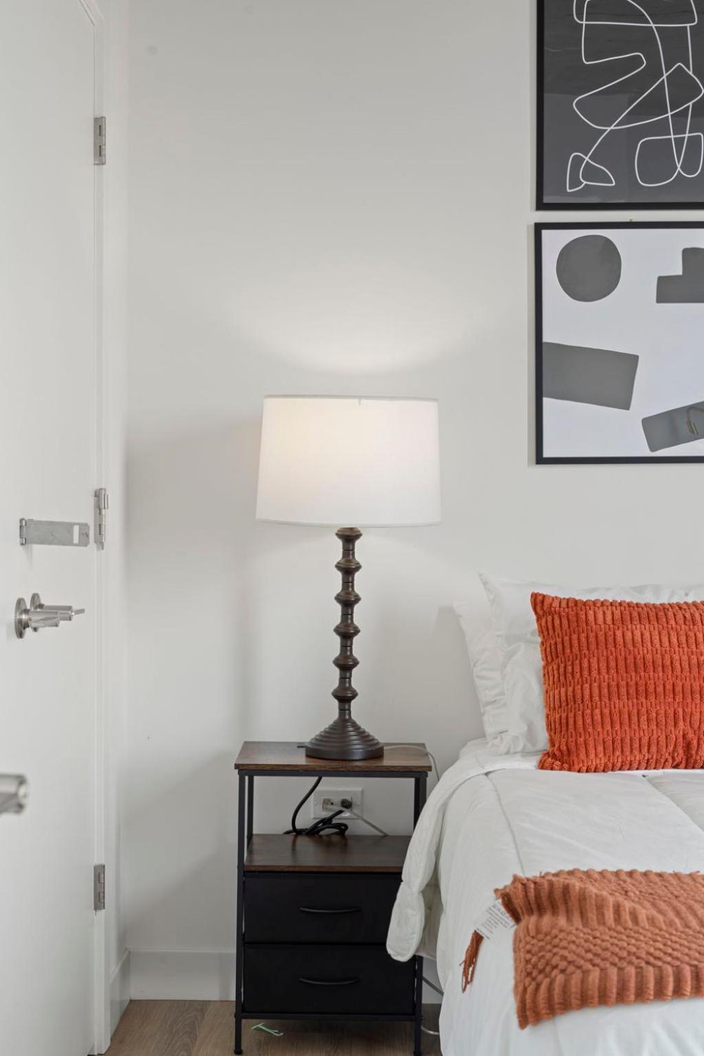 2br Escape Bright Sleek Spacious