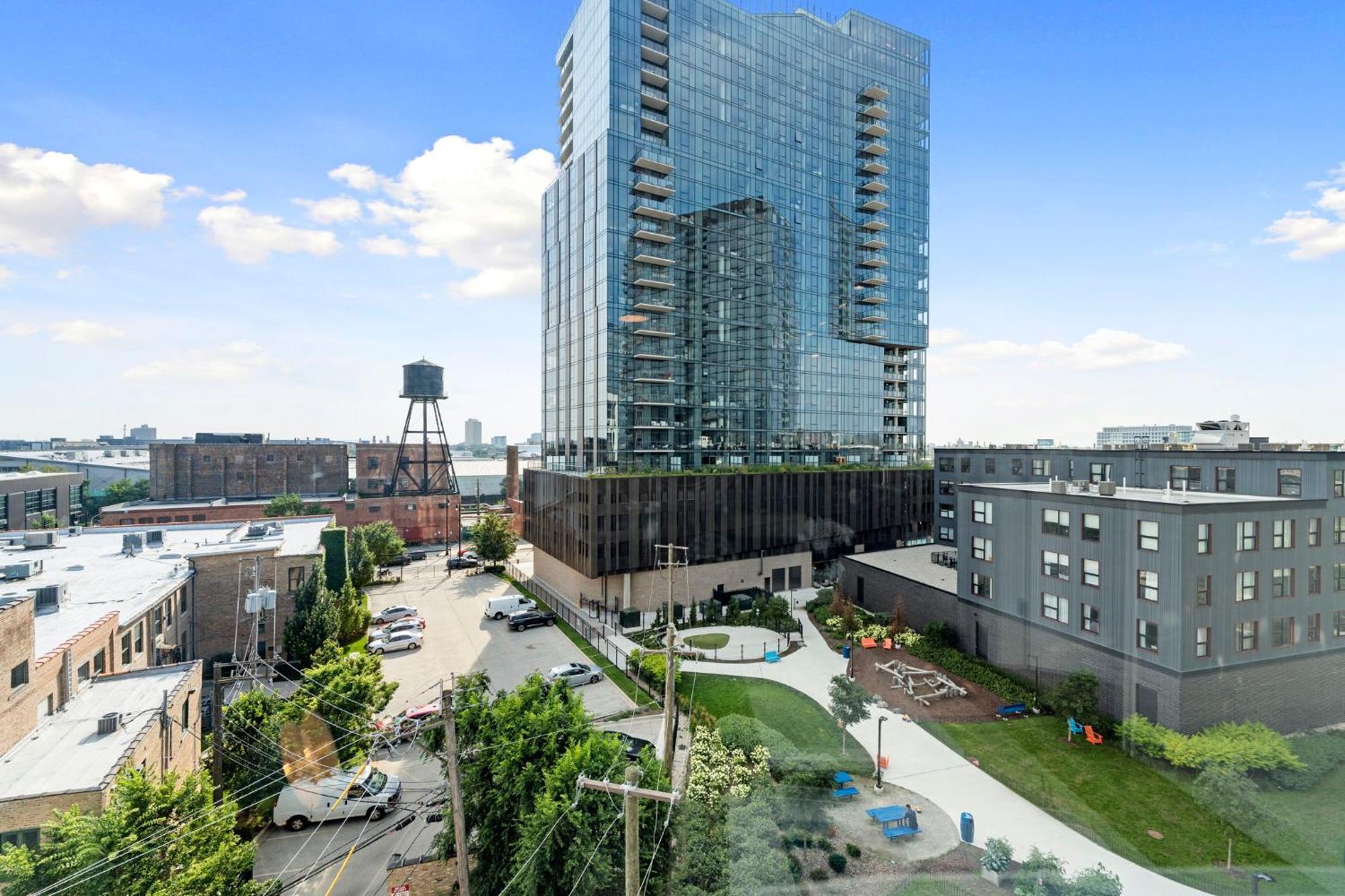 2br Escape Bright Sleek Spacious *