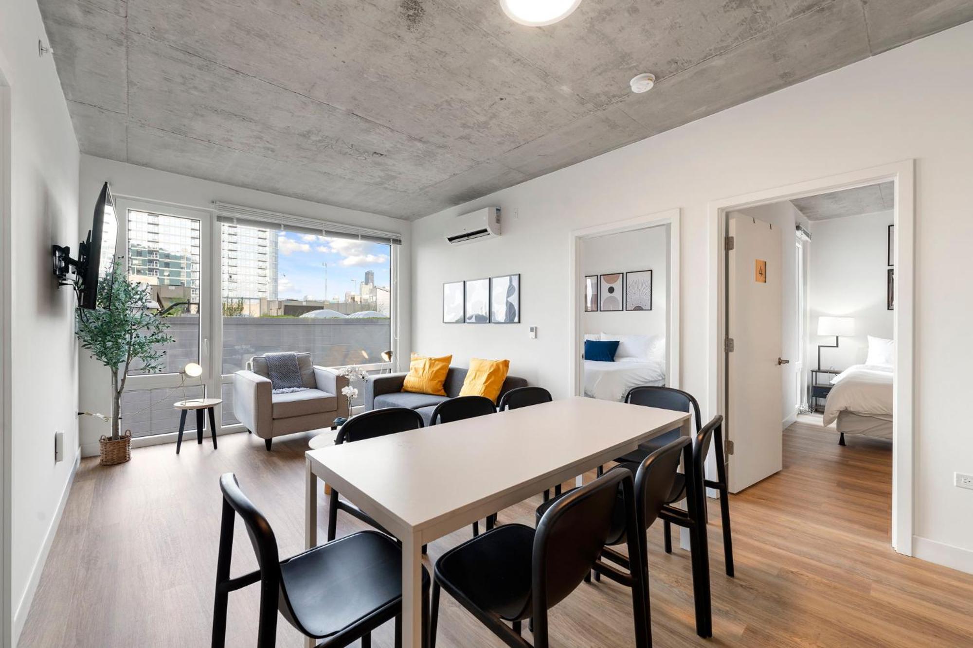 Modern 4br Retreat With Stunning Views Chicago