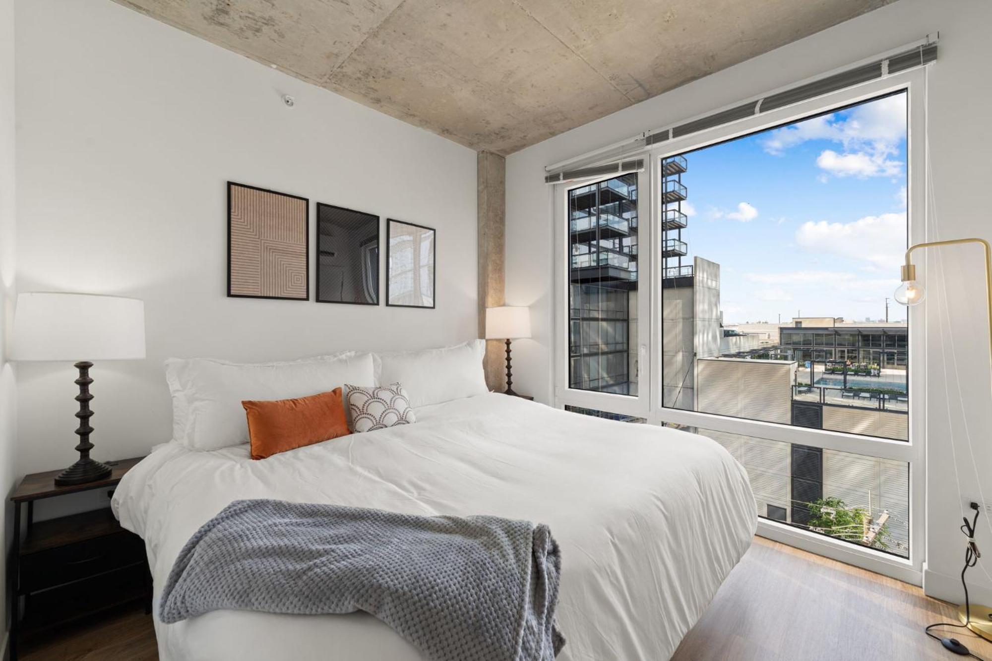 3br Escape Bright Sleek Spacious *