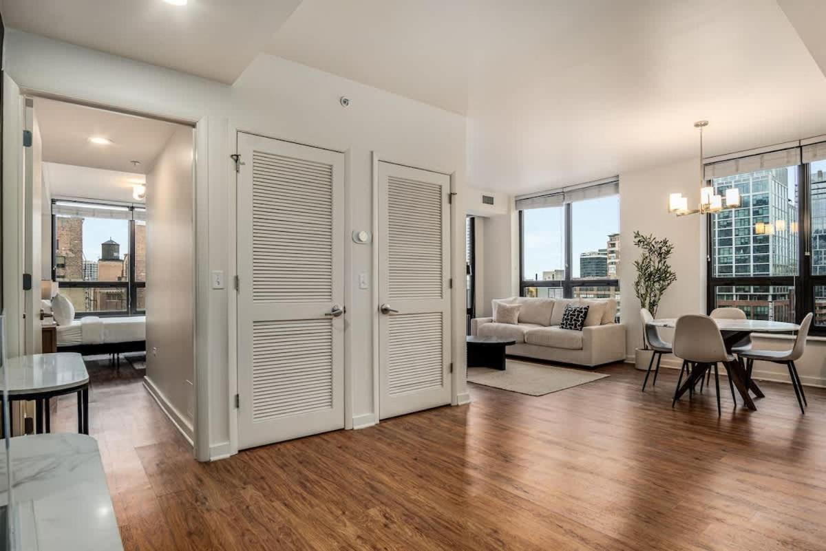 Apartment Boulevard Walk Everywhere 5 Mins To Magnificent Mile River North 05 *