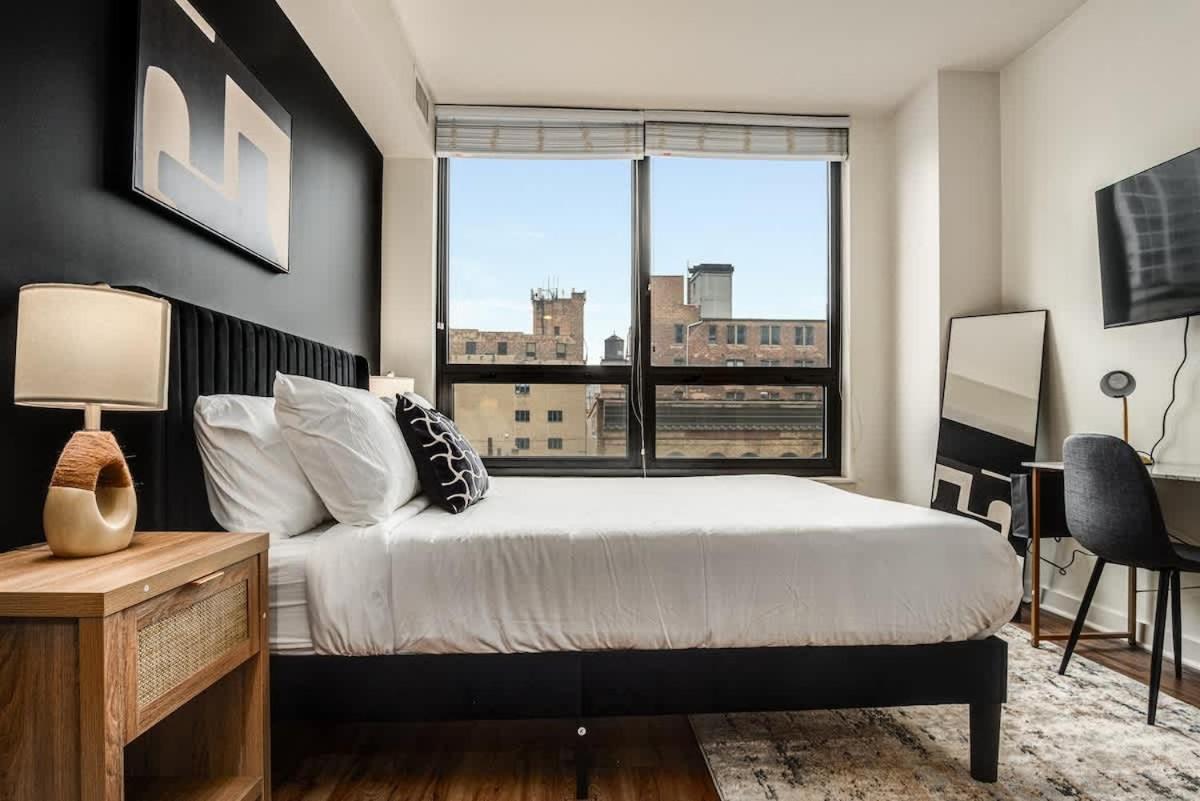 Boulevard Walk Everywhere 5 Mins To Magnificent Mile River North 02 Apartment