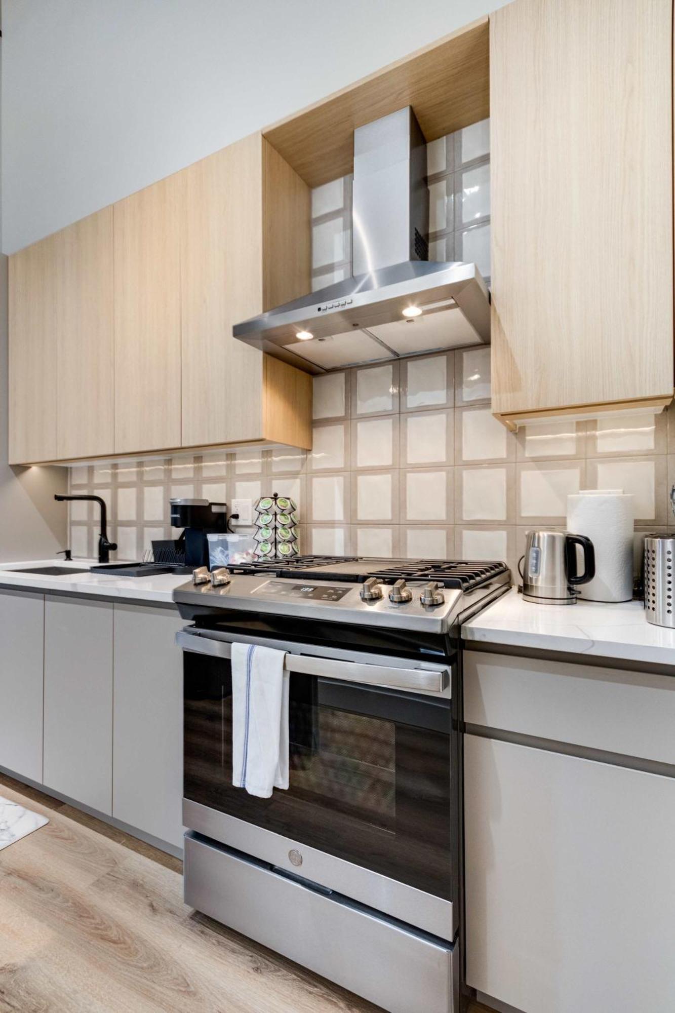 River North Rooftop With In And Out Parking 6 * Chicago