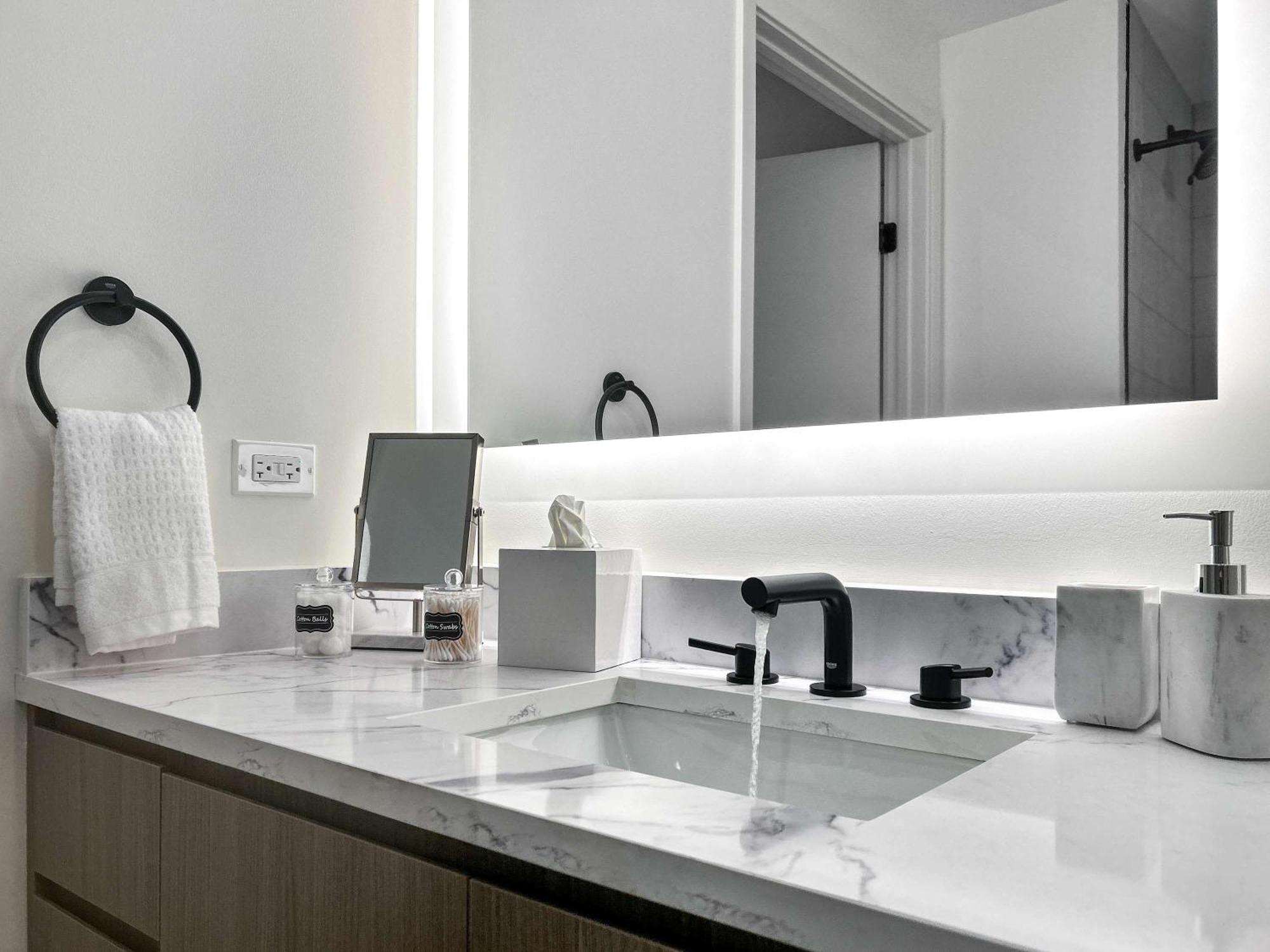 Apartment River North Rooftop With In And Out Parking 6 Chicago