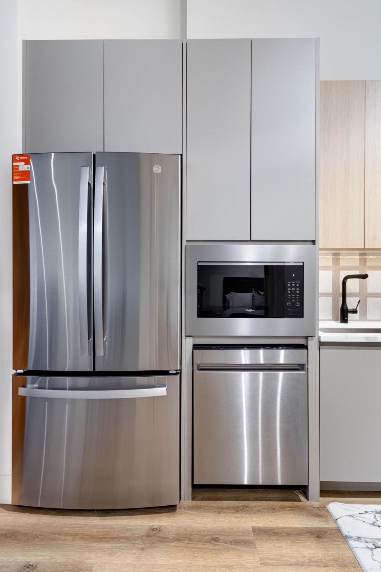 River North Rooftop With In And Out Parking 6 *