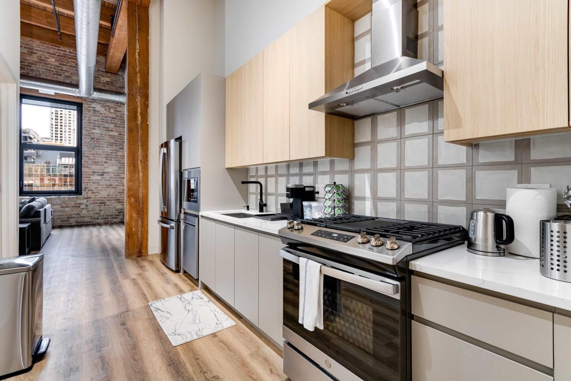 River North Rooftop With In And Out Parking 6 Apartment