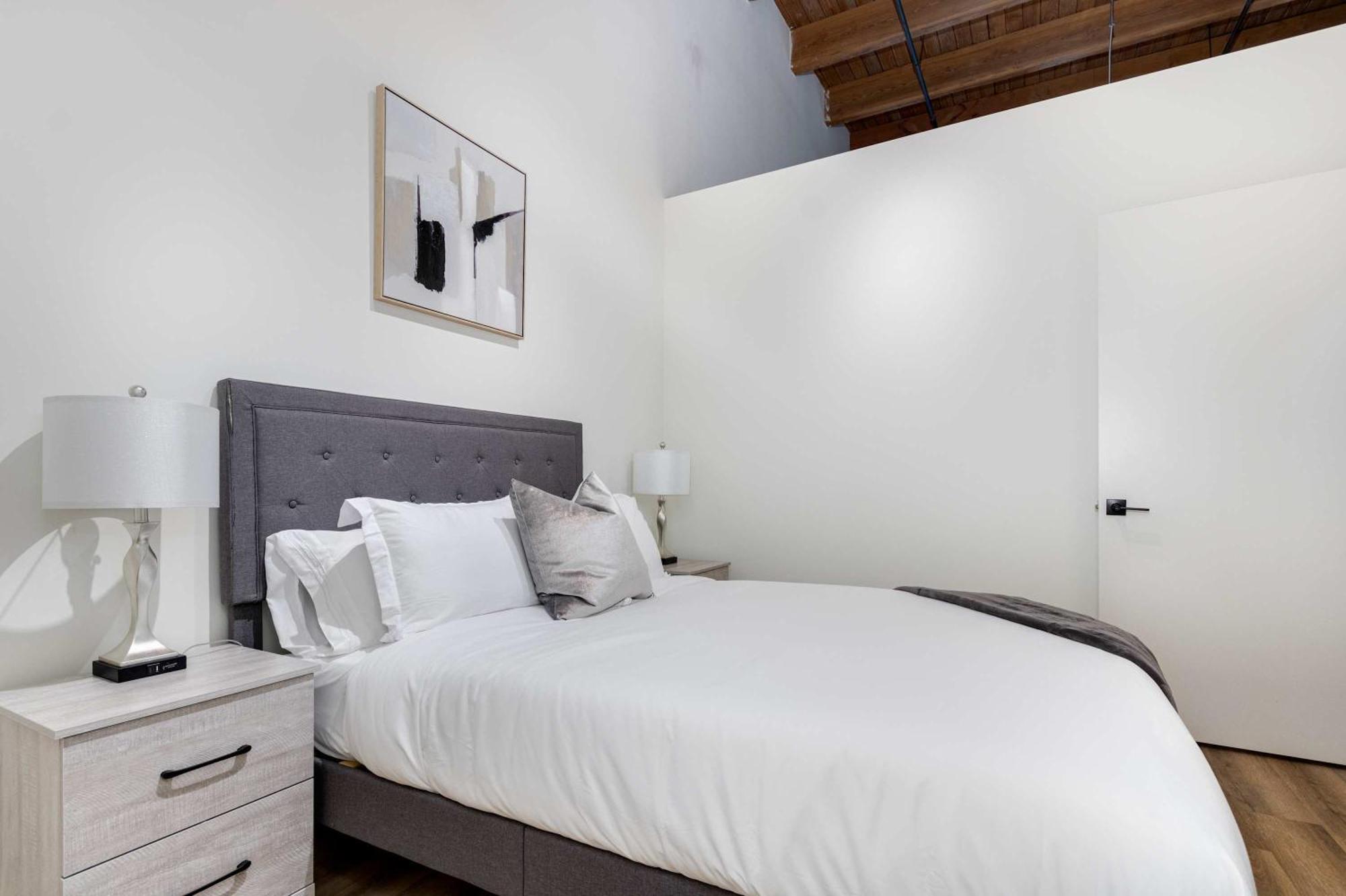 River North Rooftop With In And Out Parking 6 * Chicago