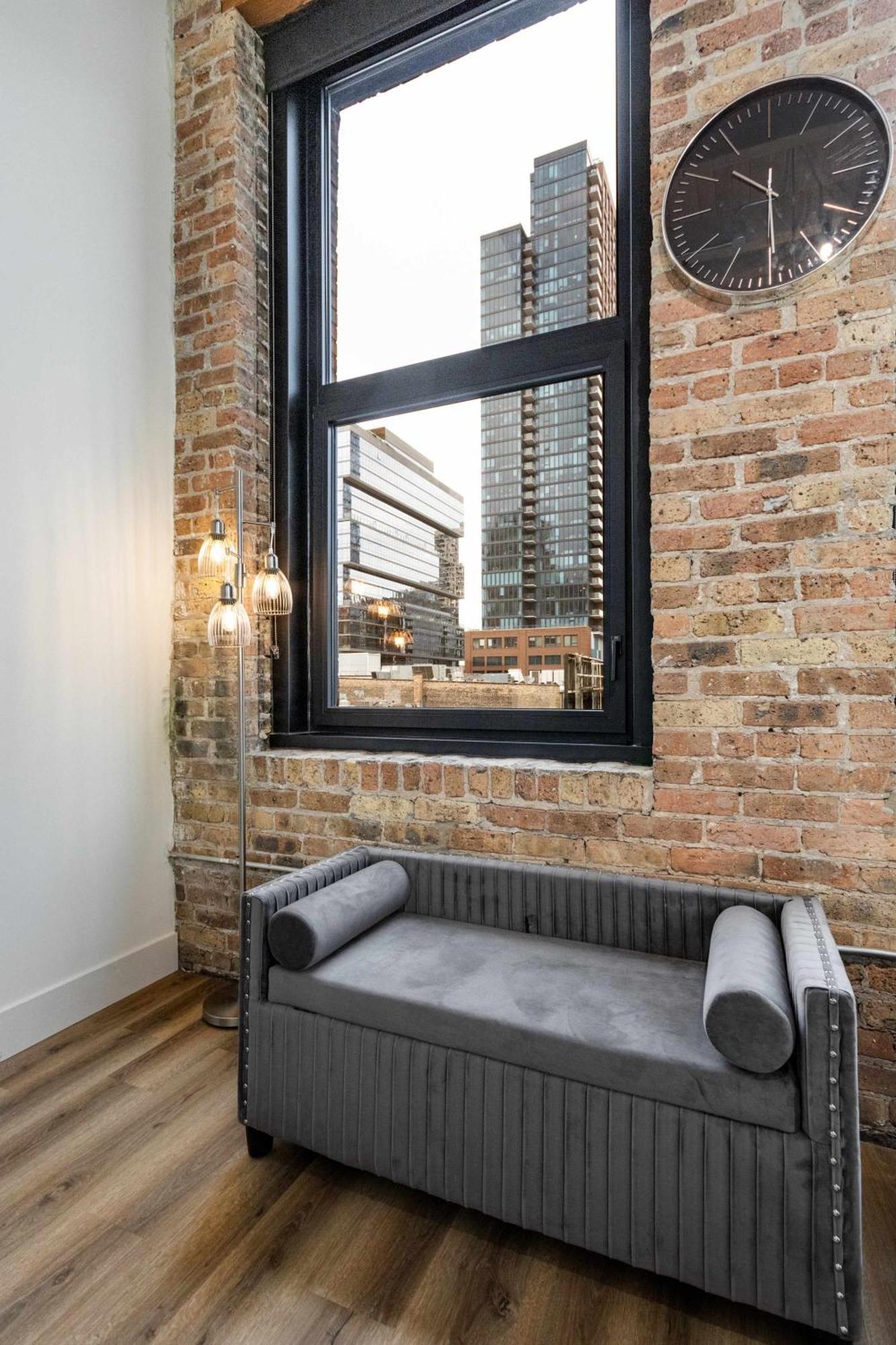 River North Rooftop With In And Out Parking 6 *