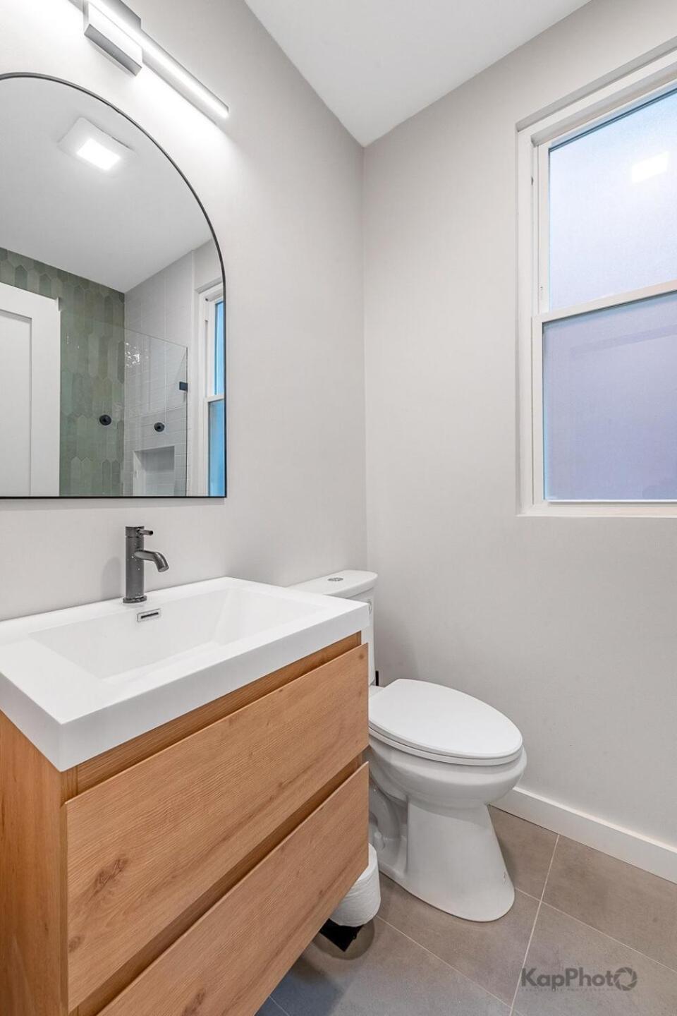 Modern 2br With Free Parking In Avondale