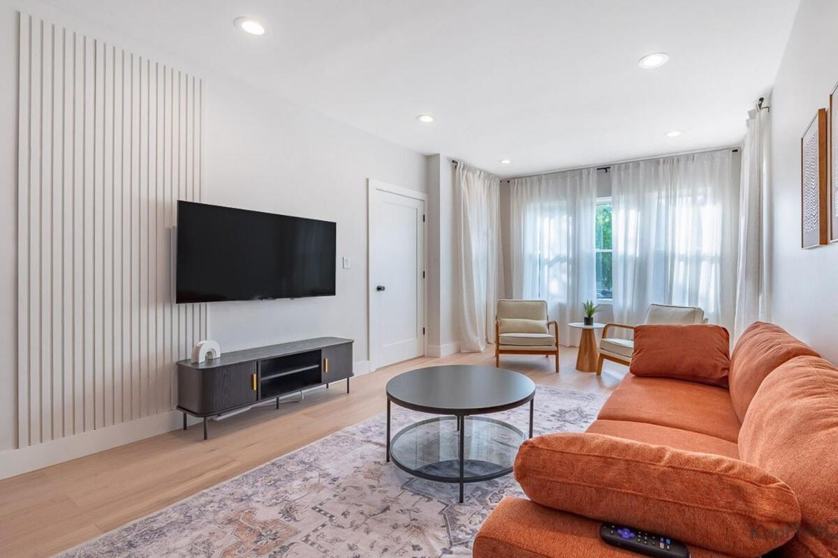 Modern 2br With Free Parking In Avondale *