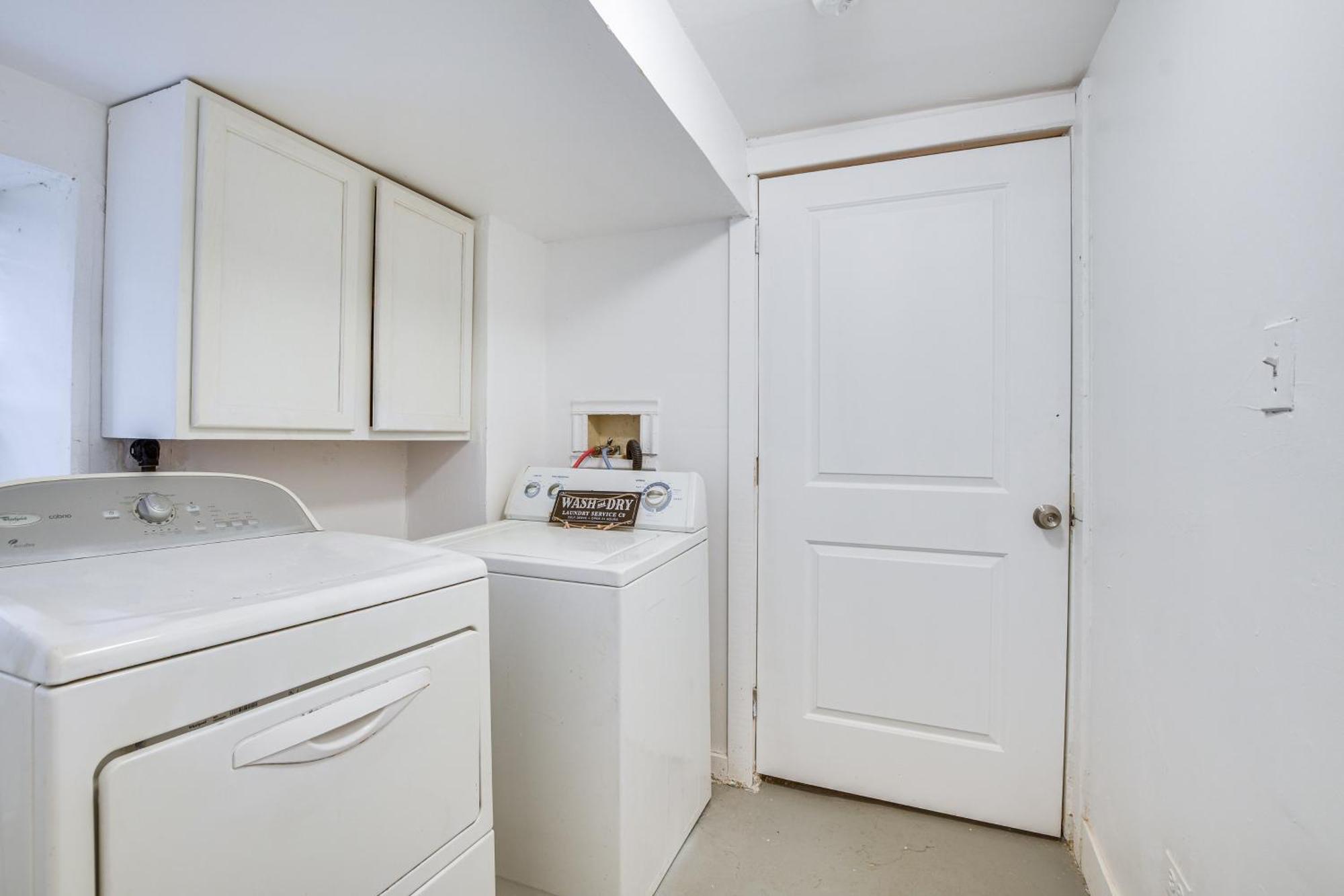 9 Mi To Downtown! Pet-Friendly Near Uni Of Chicago Apartment *