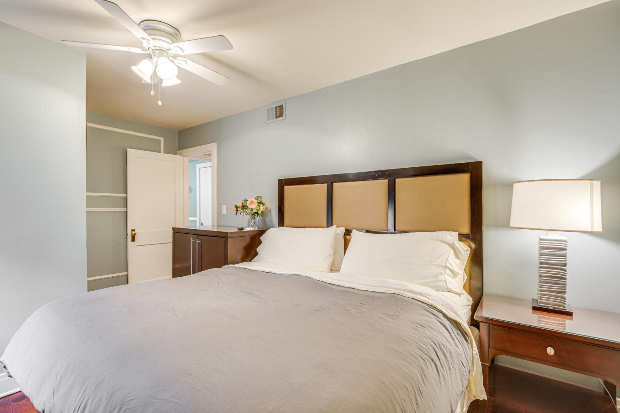 Less Than 2 Mi To Uchicago Near Bus Stops! Apartment Chicago