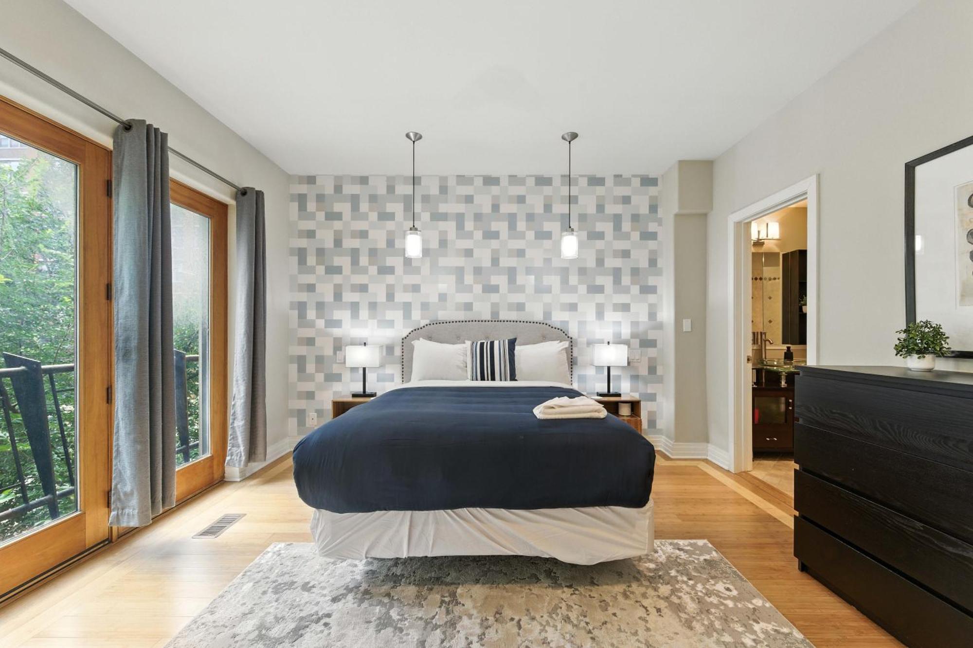 Holiday home Spacious 3-bed West Loop Townhouse, 1 Car Garage *