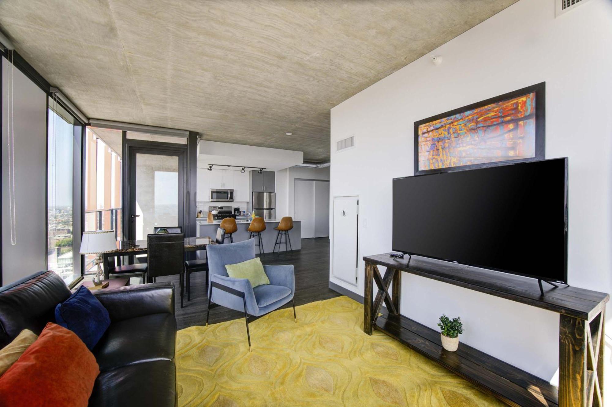 Apartment 2br Designer Loft Modern Luxe In Center *