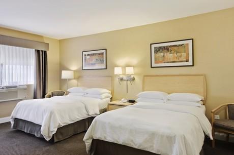 Versey Lincoln Park Hotel 3*