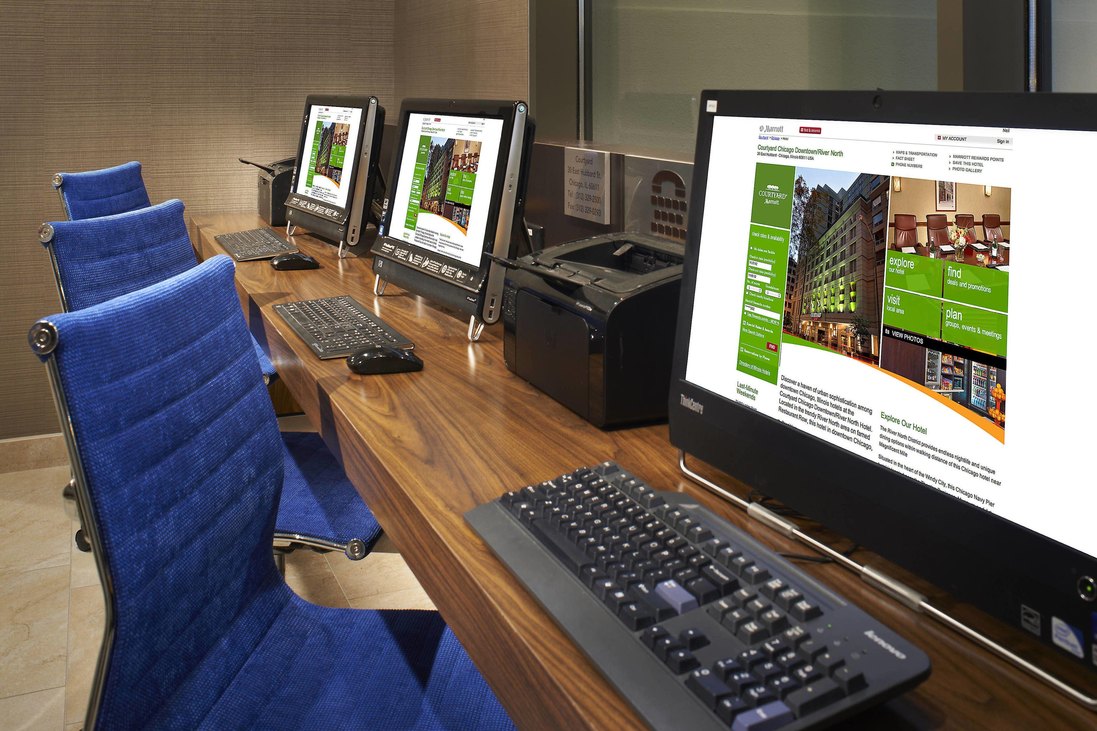 Courtyard By Marriott Downtown/river North