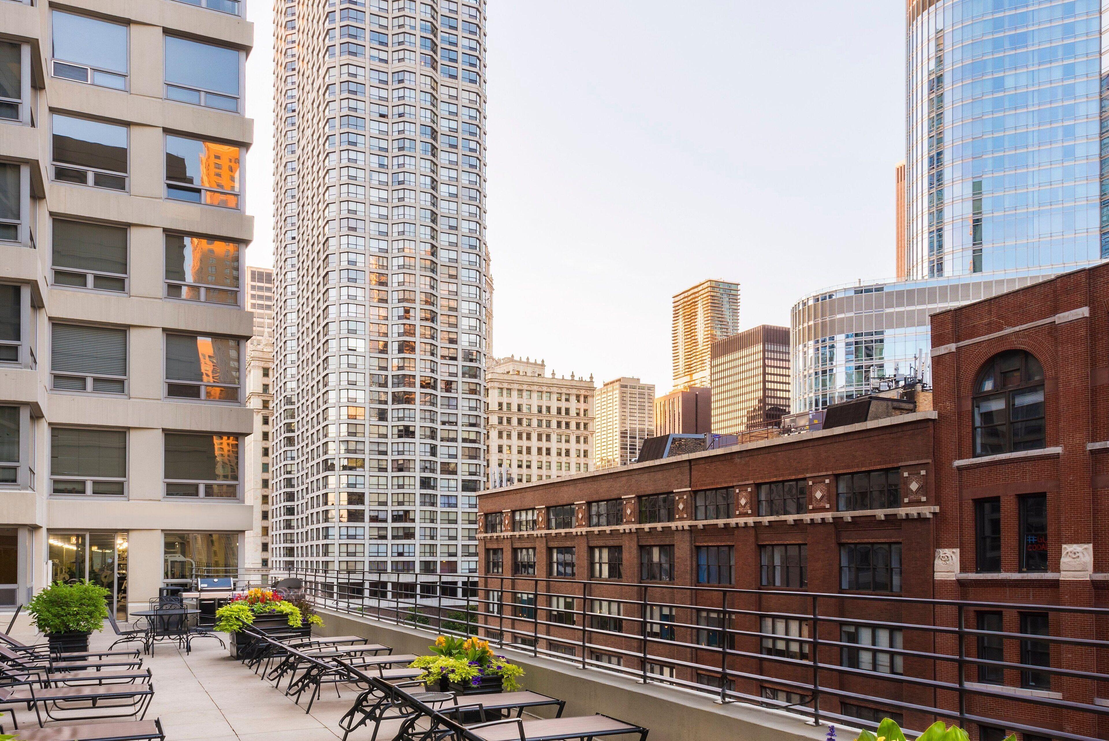 Courtyard By Marriott Downtown/river North 3*