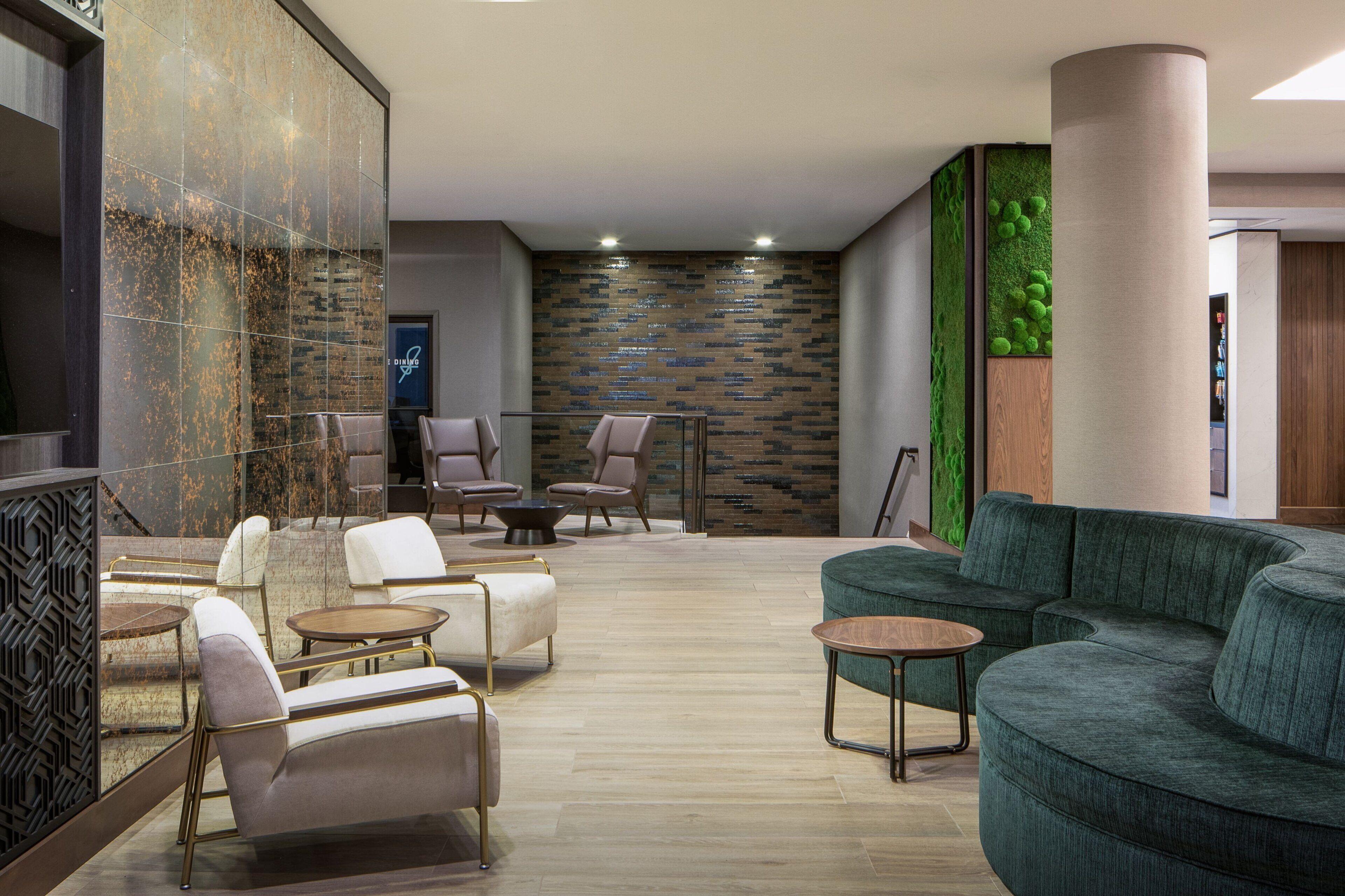 Courtyard By Marriott Downtown/river North