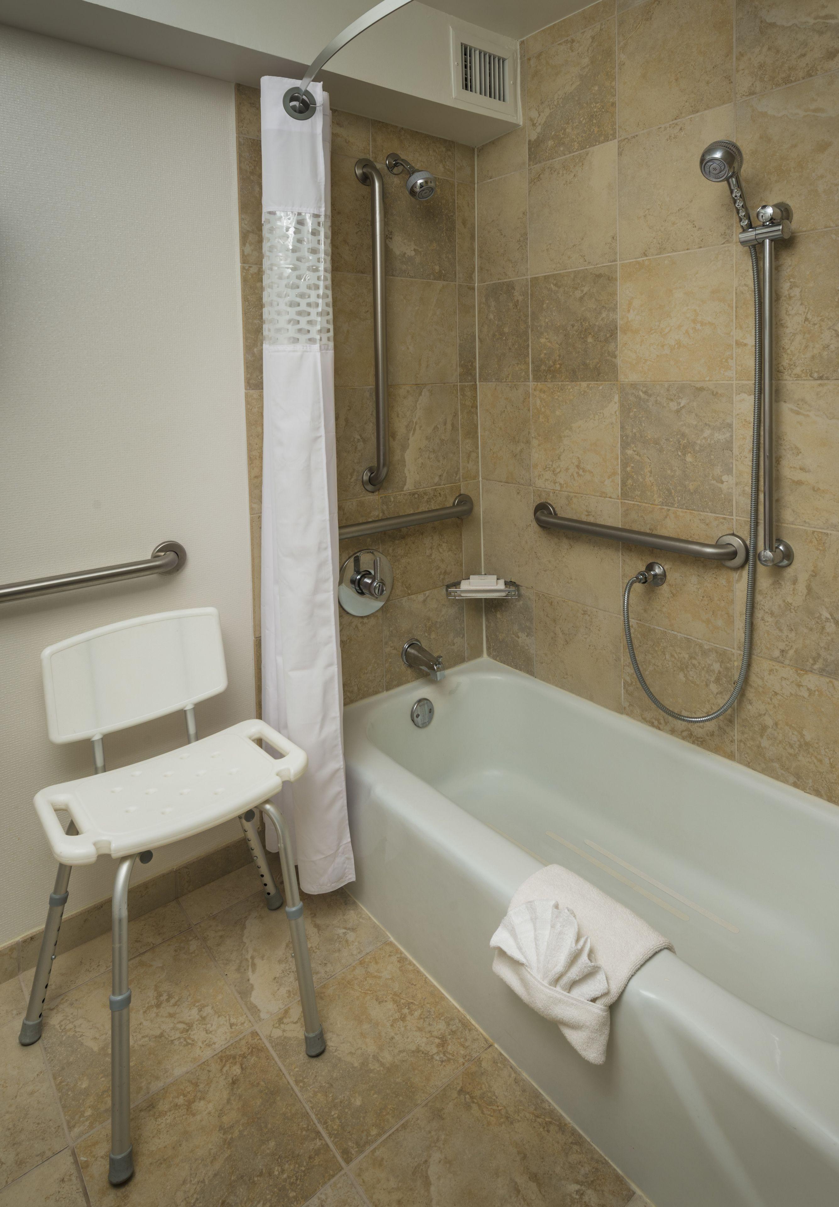 Hotel Hampton Downtown/magnificent Mile 3*