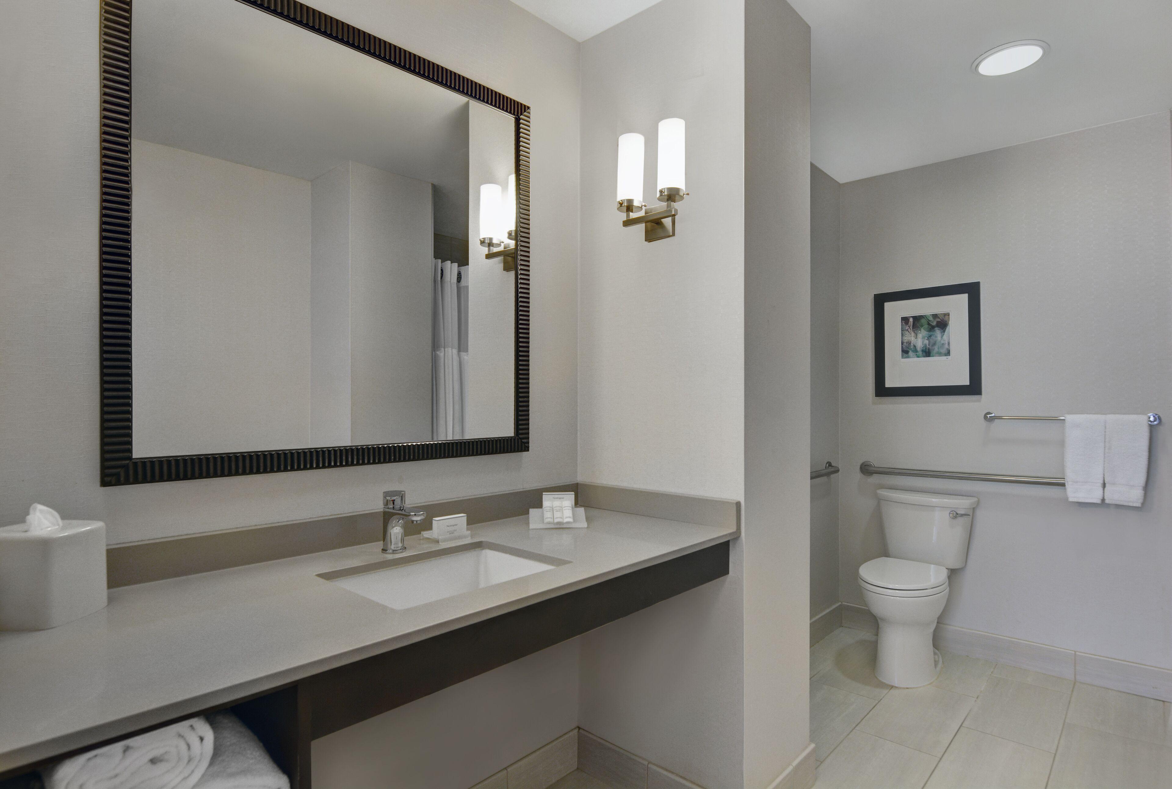 Embassy - Downtown River North 3*