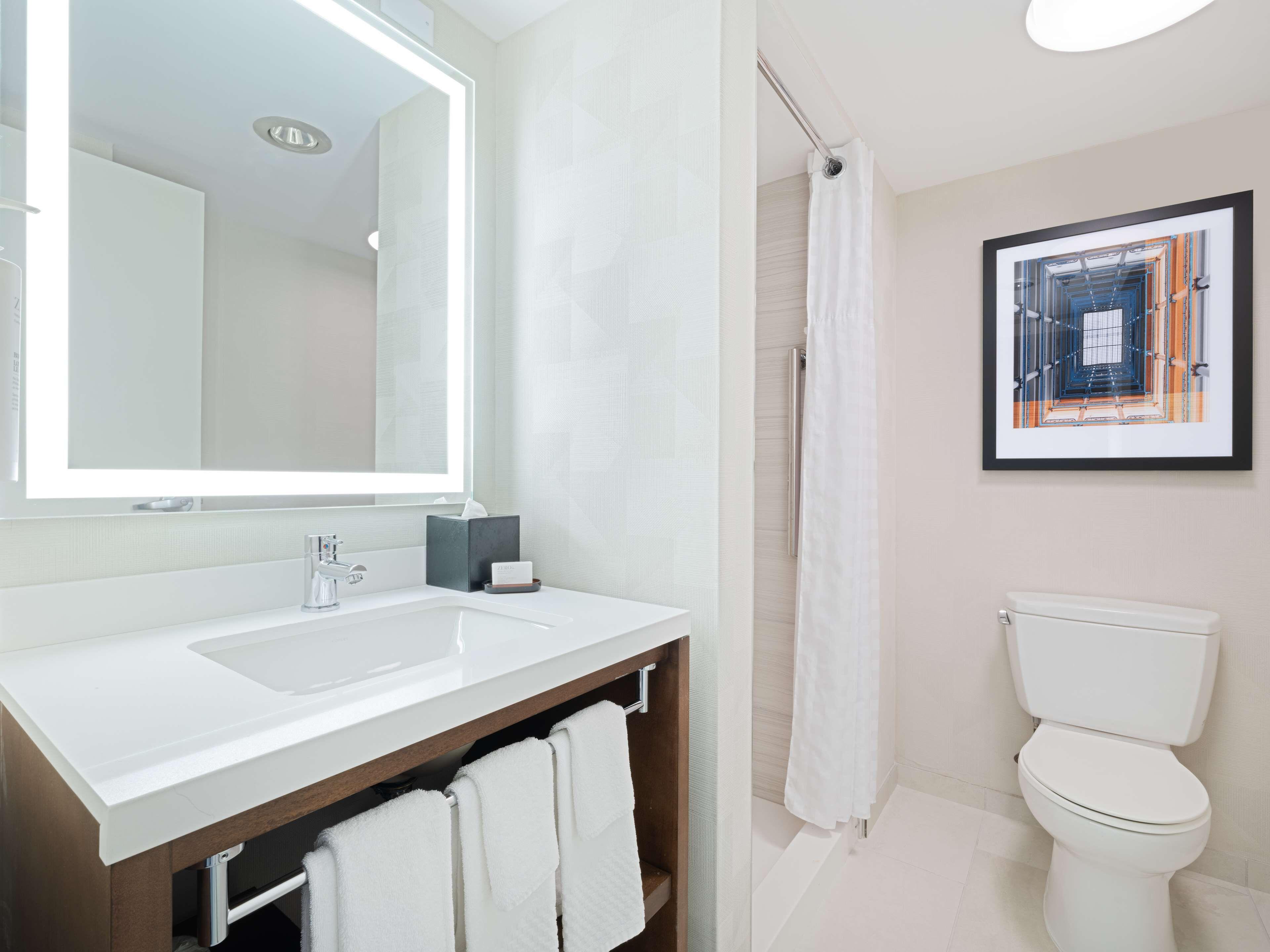 Embassy - Downtown River North Hotel 3*