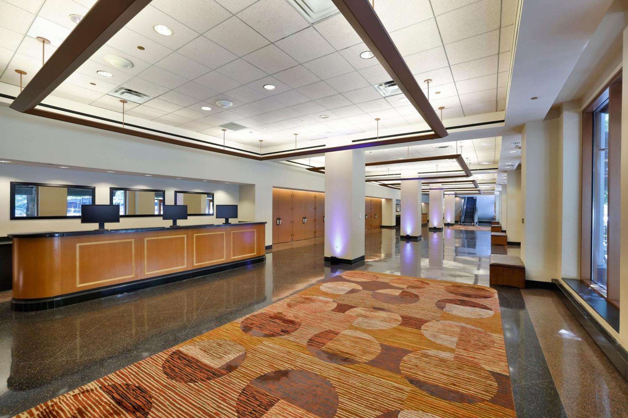 Hotel Sheraton Grand Riverwalk 4*