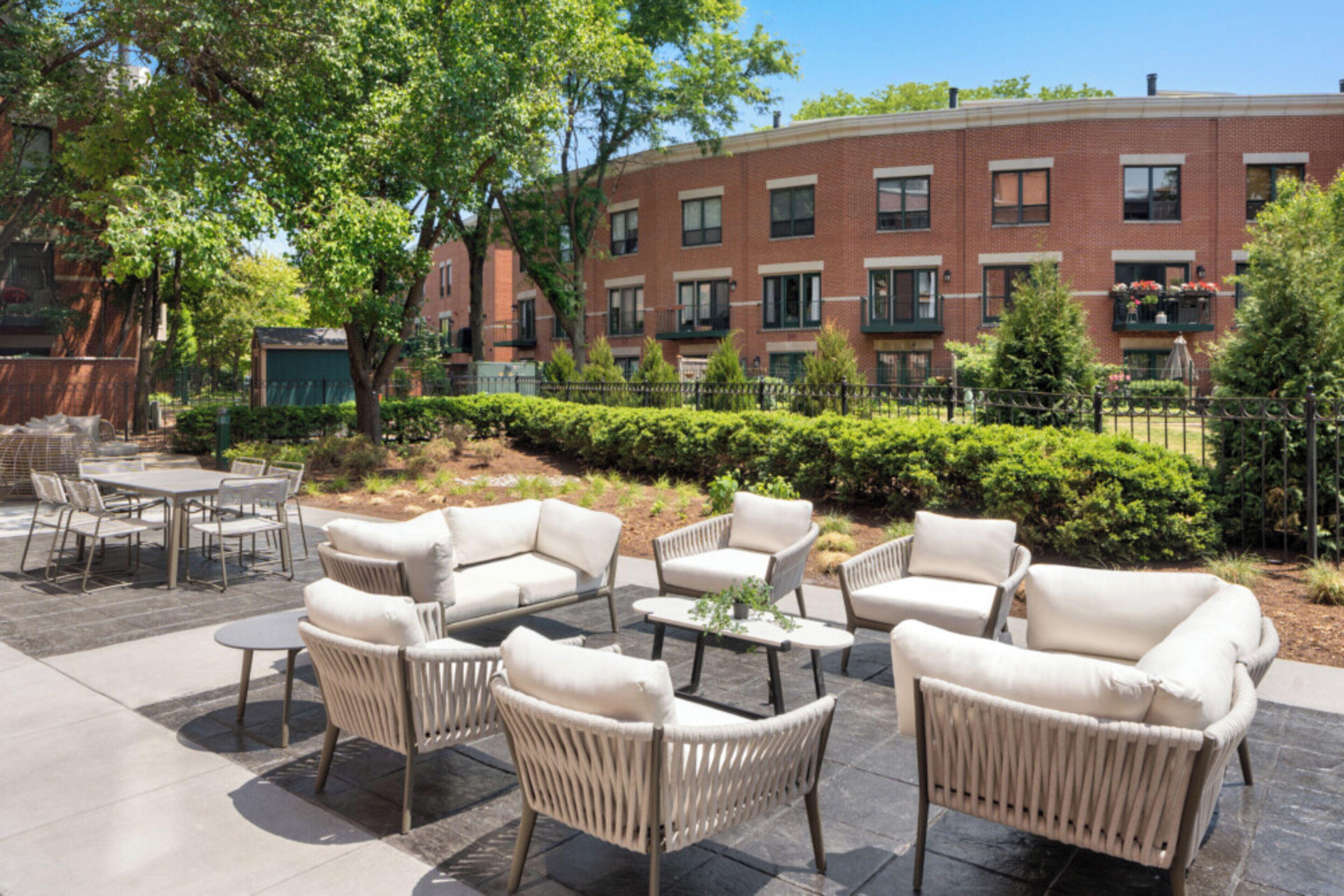 Courtyard By Marriott At Medical District-uic 3*