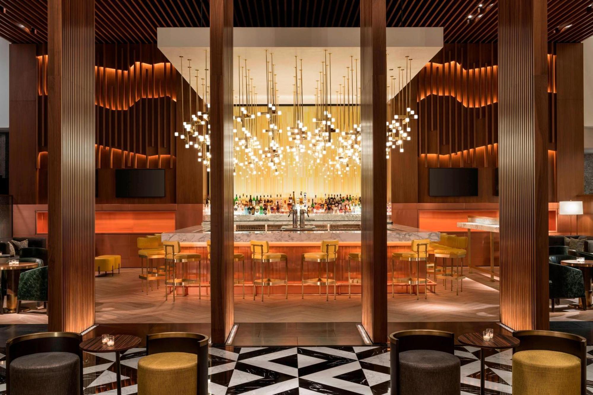 The Ritz-carlton,