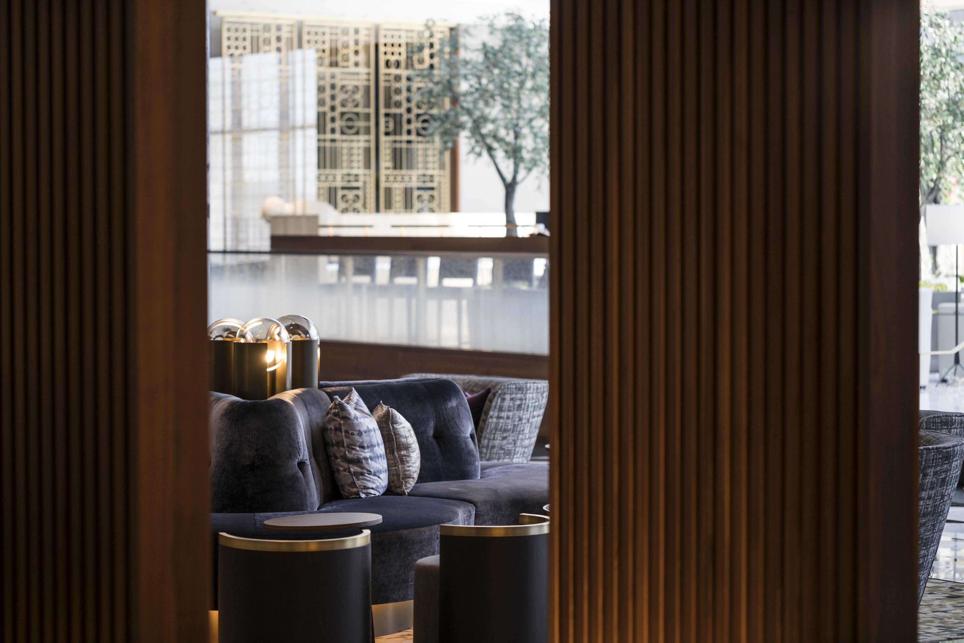 The Ritz-carlton,