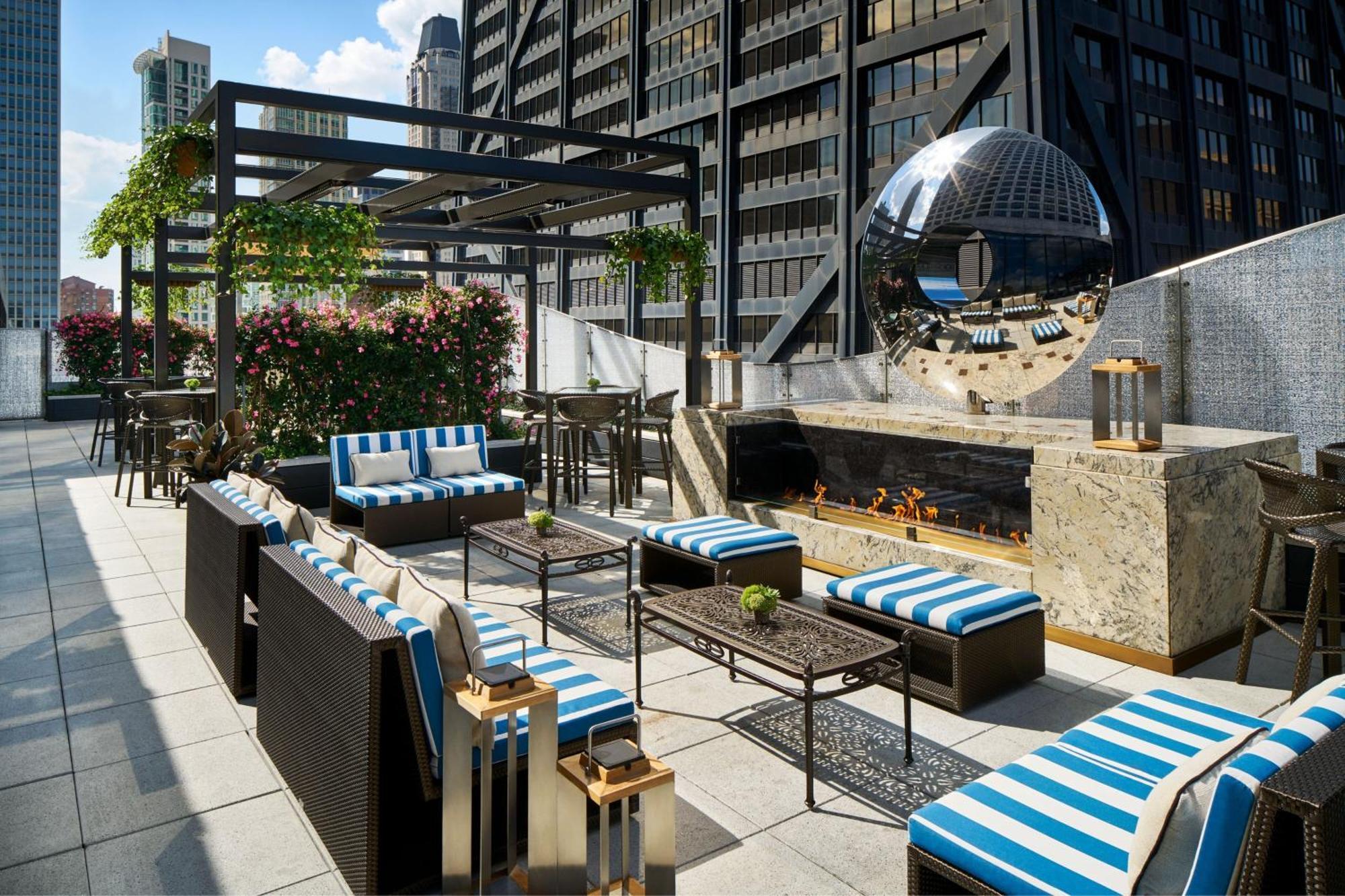The Ritz-carlton,