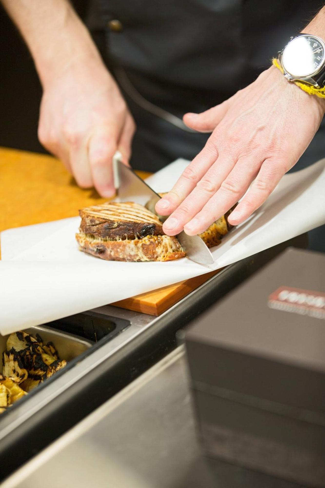 Marriott Downtown Magnificent Mile Hotel