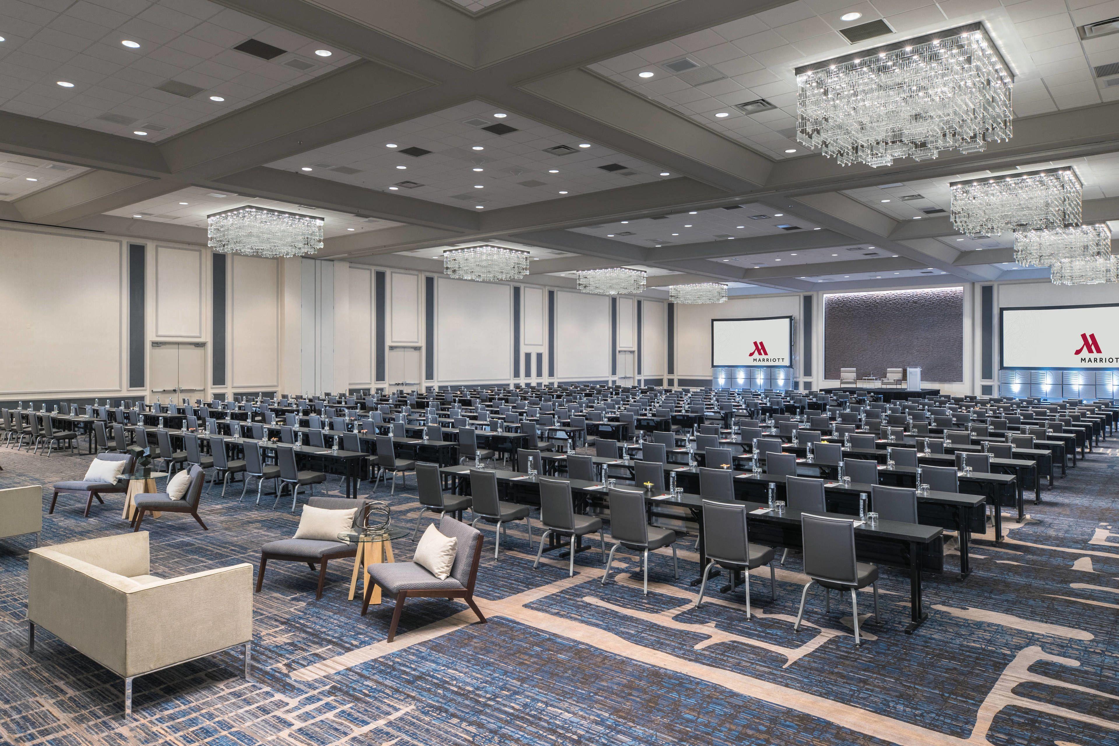 Marriott Downtown Magnificent Mile Hotel