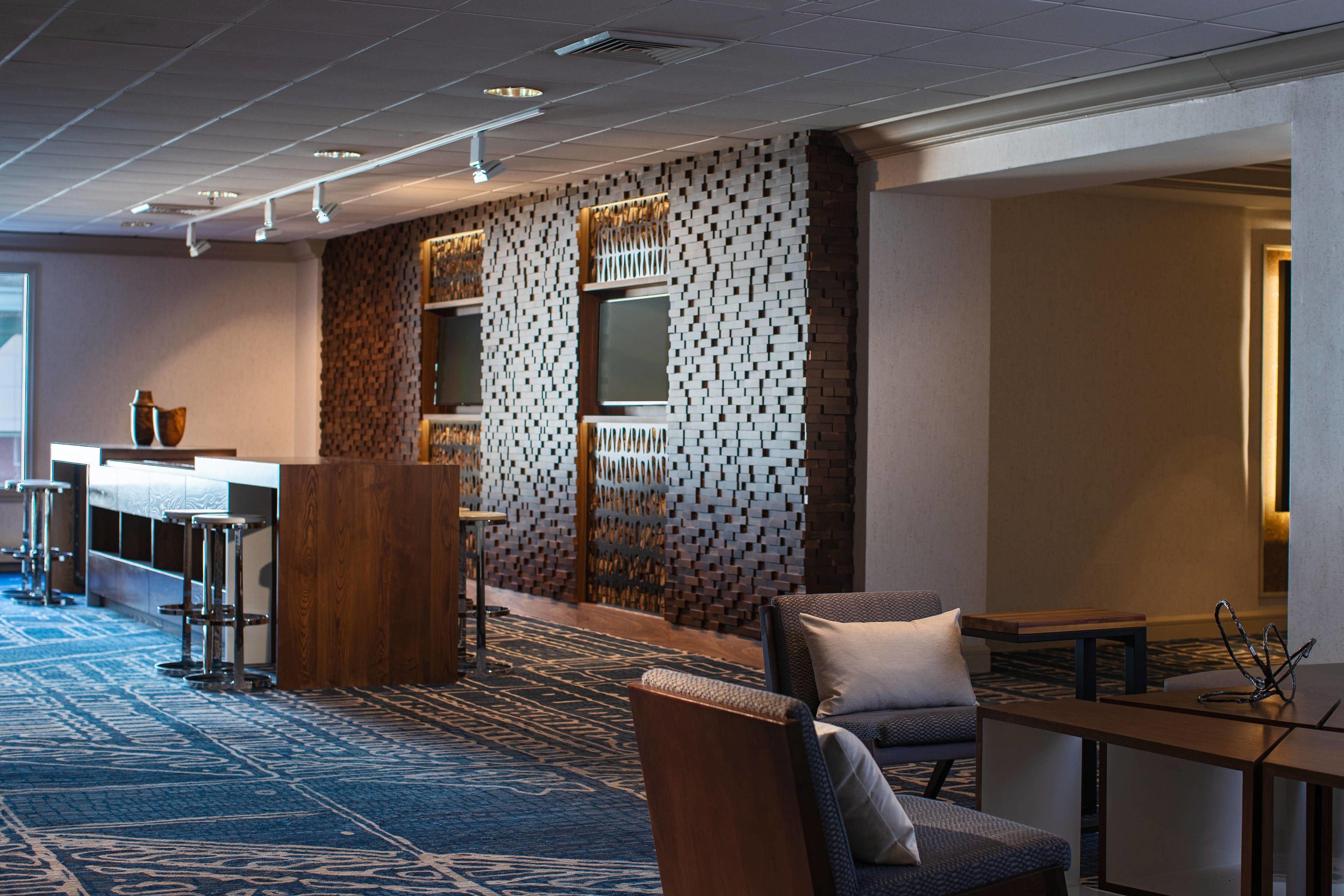 Marriott Downtown Magnificent Mile 4*