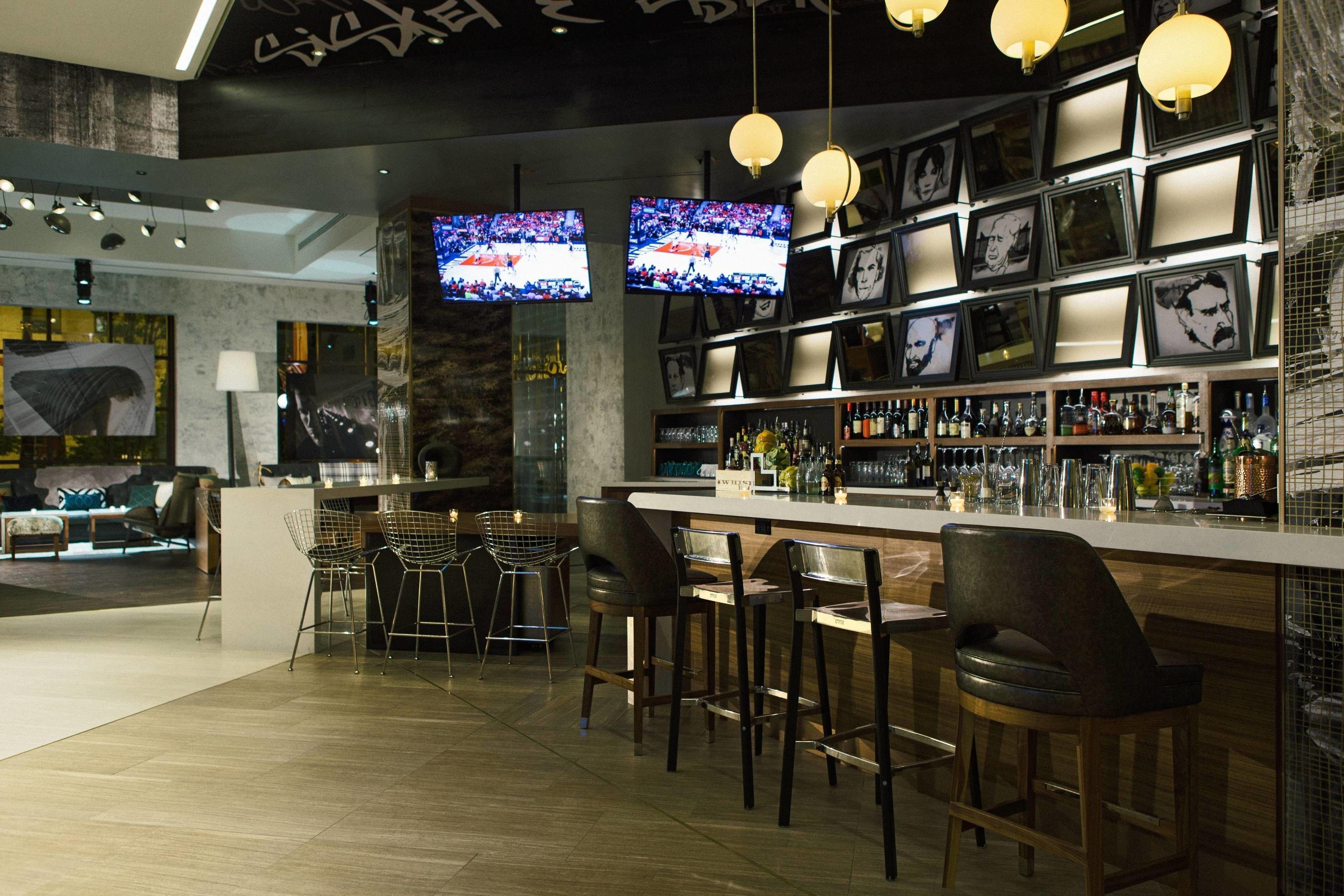 Renaissance Downtown 4*