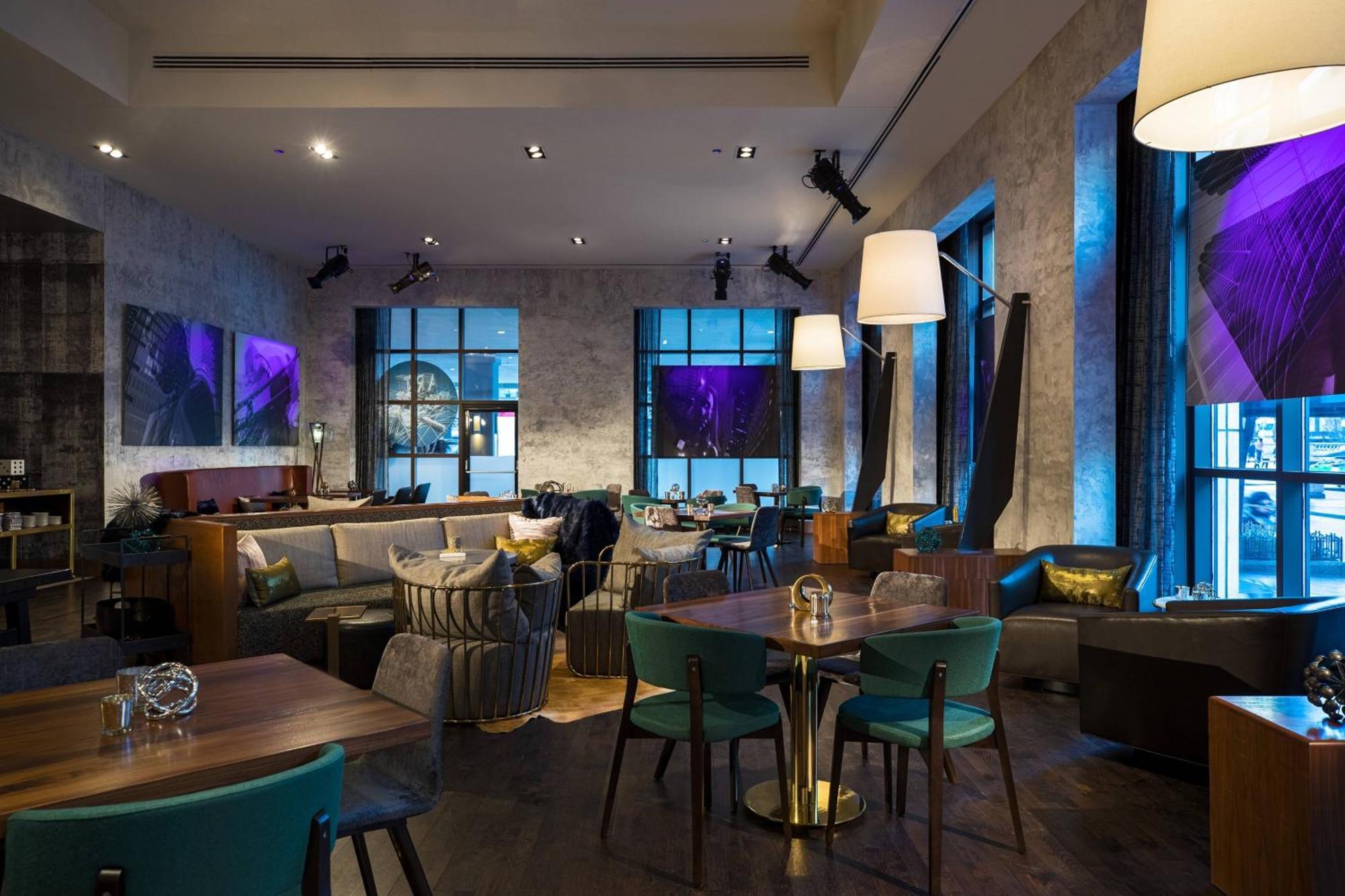 Renaissance Downtown 4*